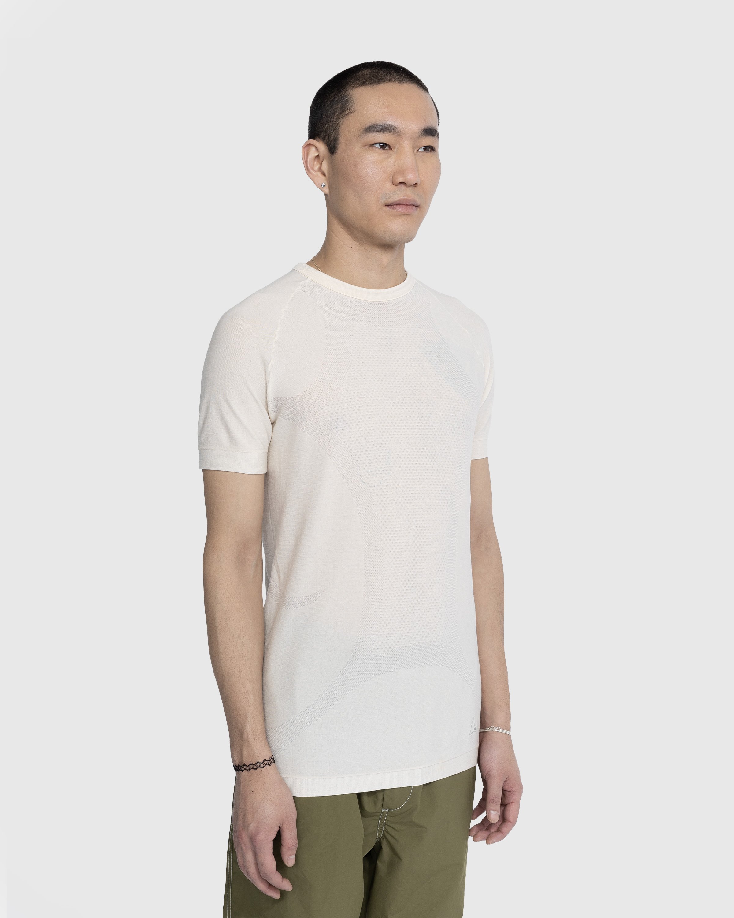ROA - Seamless Cotton Shirt Beige - Clothing - Beige - Image 4