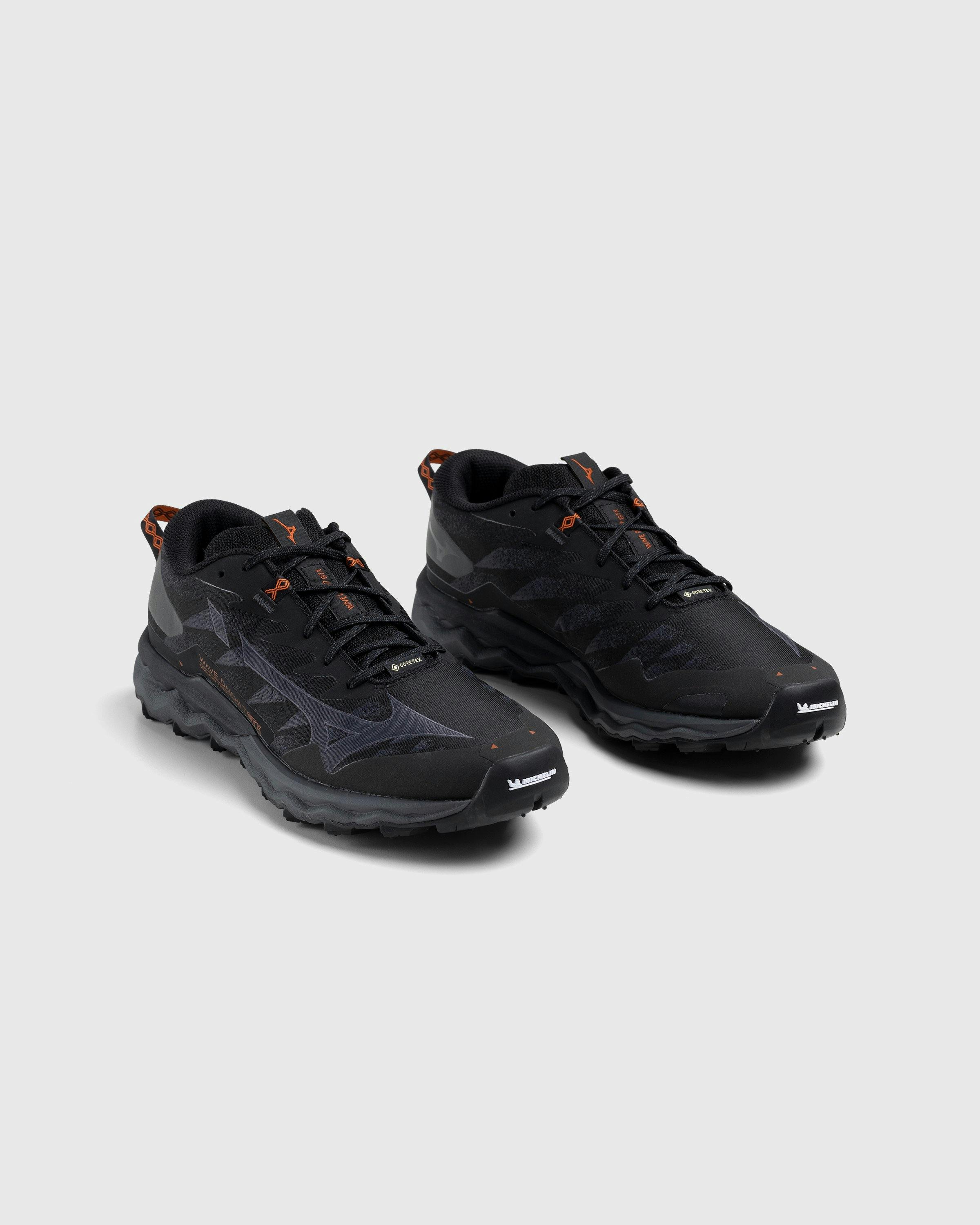 Mizuno - Wave Daichi 7 GTX Black/Iron Gate/Mecca Orange - Footwear - Black - Image 4