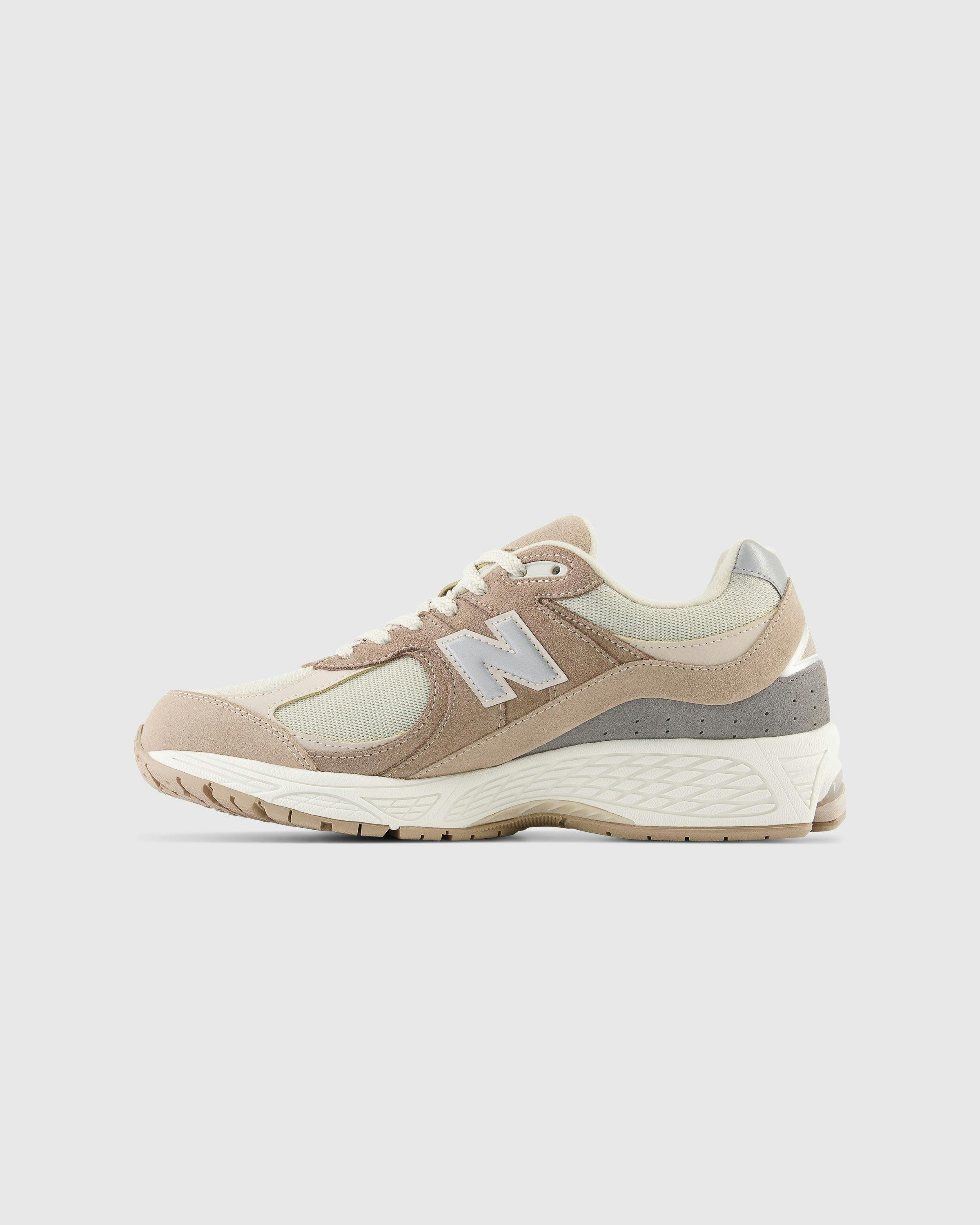 New Balance - M 2002 RSI Driftwood - Footwear - Brown - Image 2