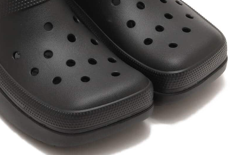 crocs blunt toe clogs