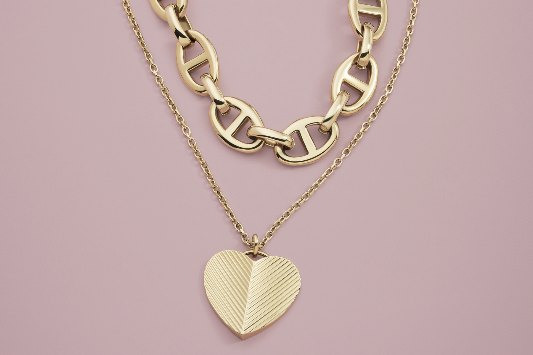 Harlow Heart Chain pink background