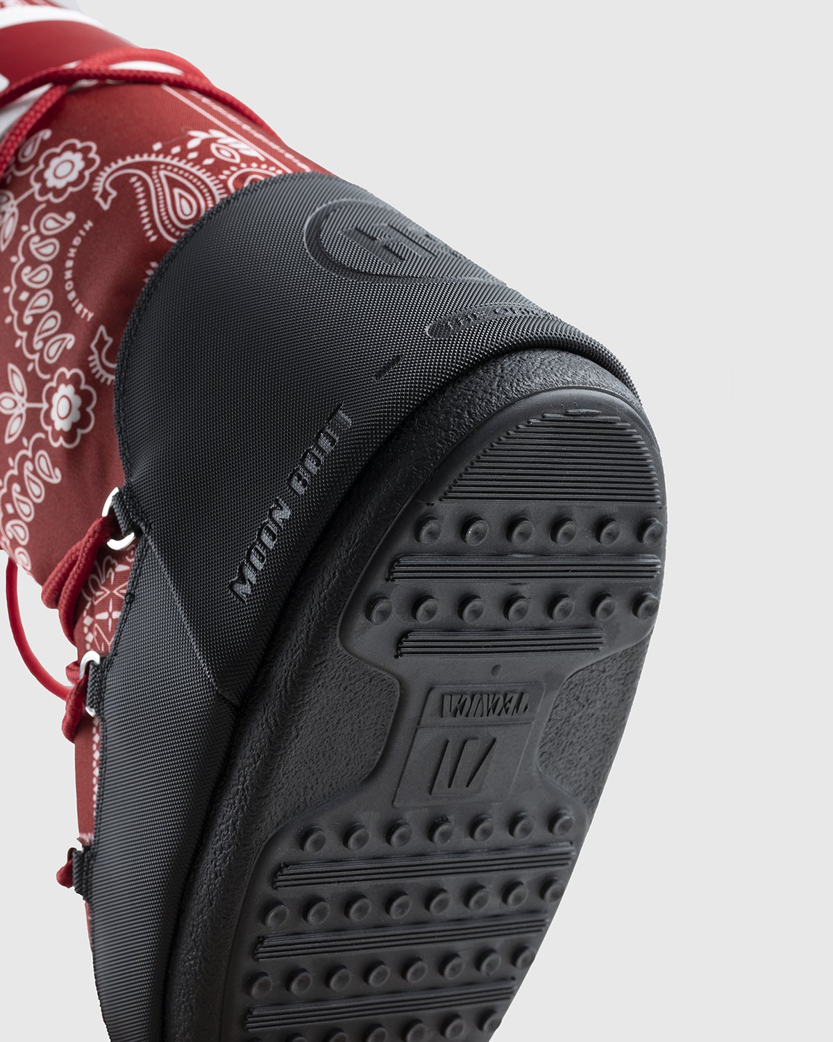 Moon Boot x Highsnobiety - Icon Boot Bandana Red - Footwear - Red - Image 7