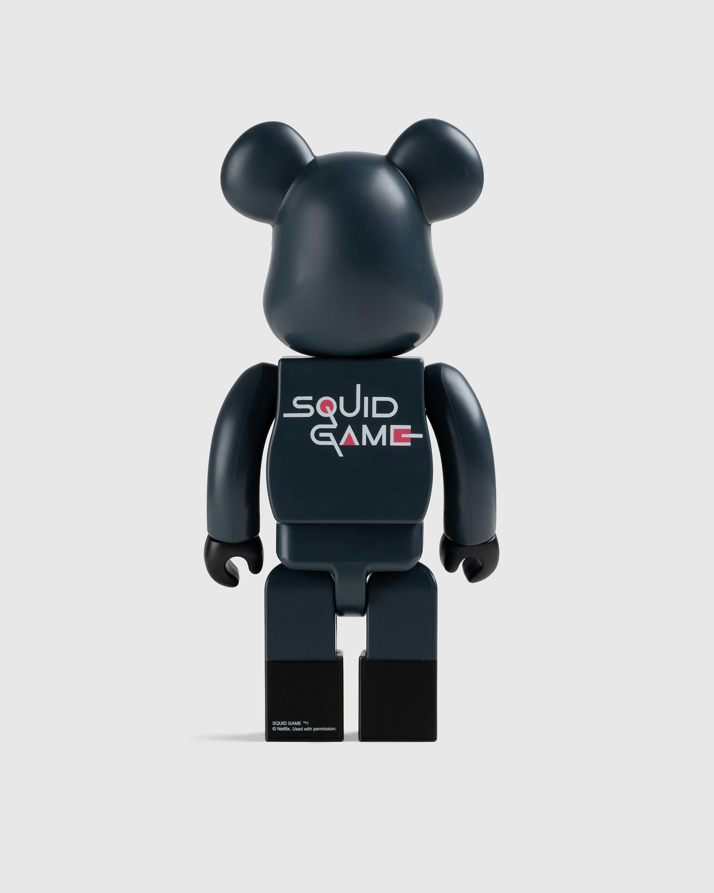 Medicom - Be@rbrick Squid Game Frontman 1000% Multi - Lifestyle - Multi - Image 2