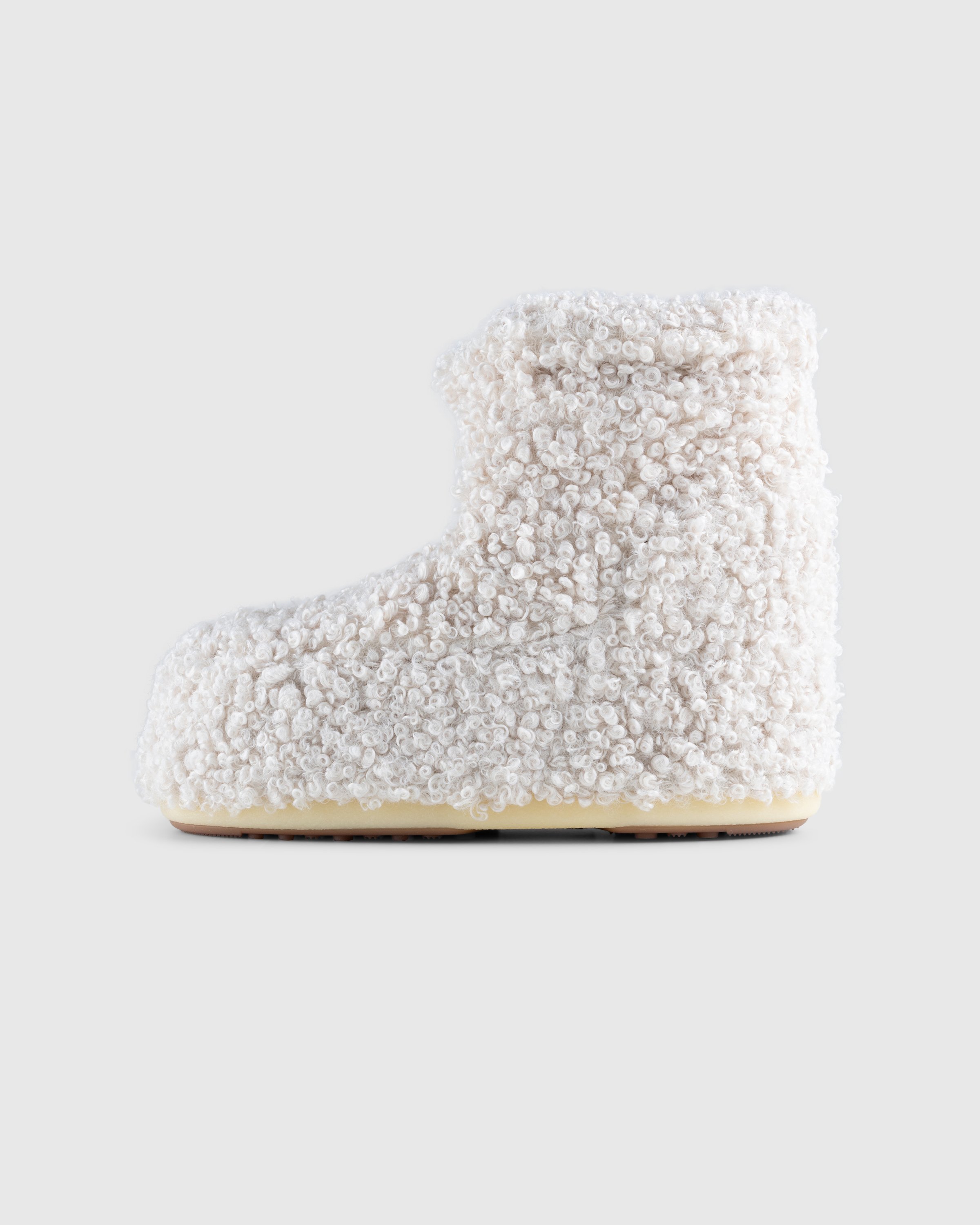 Moon Boot - MB ICON LOW FAUX CURLY White - Footwear - White - Image 2