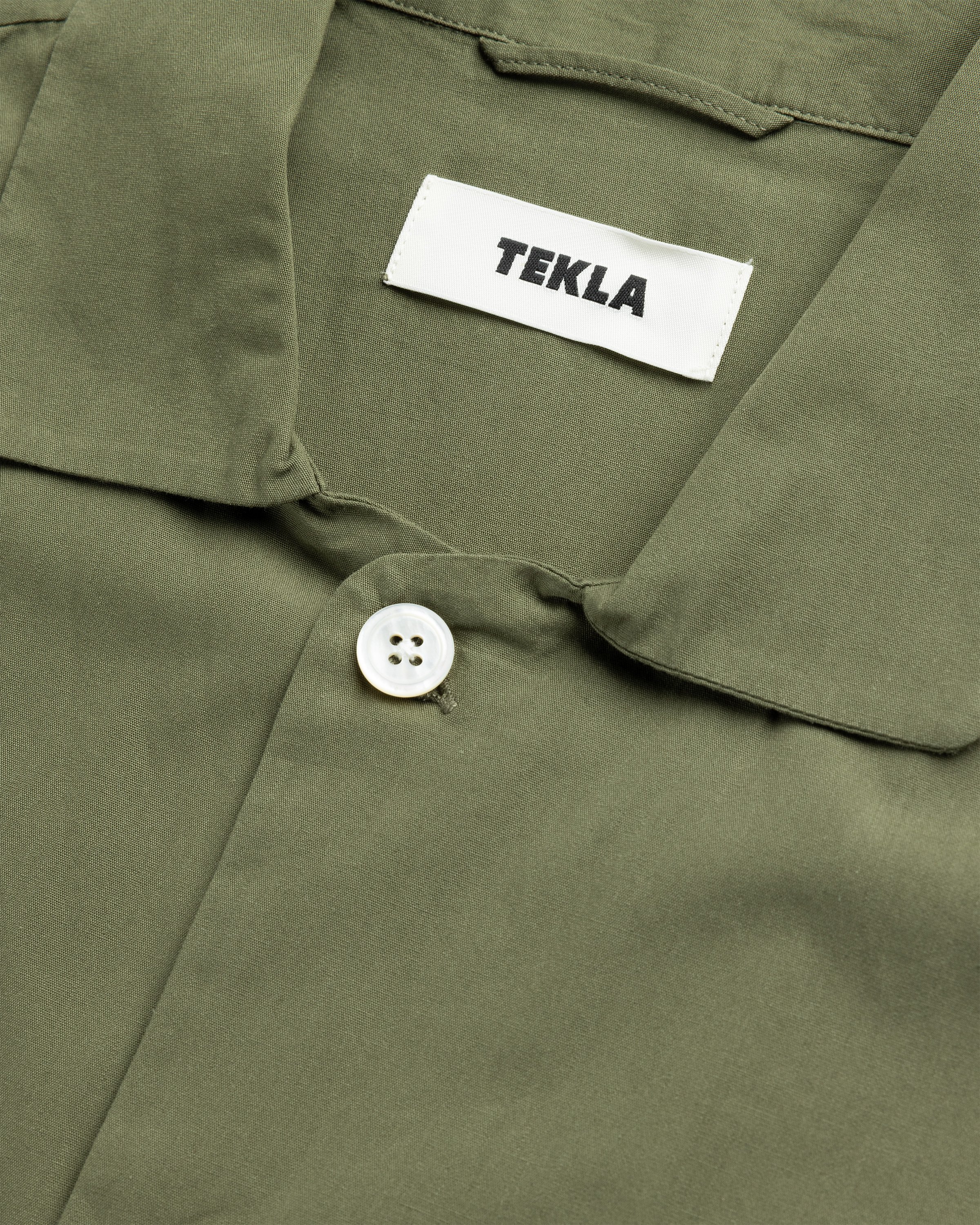 Tekla - Cotton Poplin Pyjamas Shirt Willow - Clothing - Green - Image 5