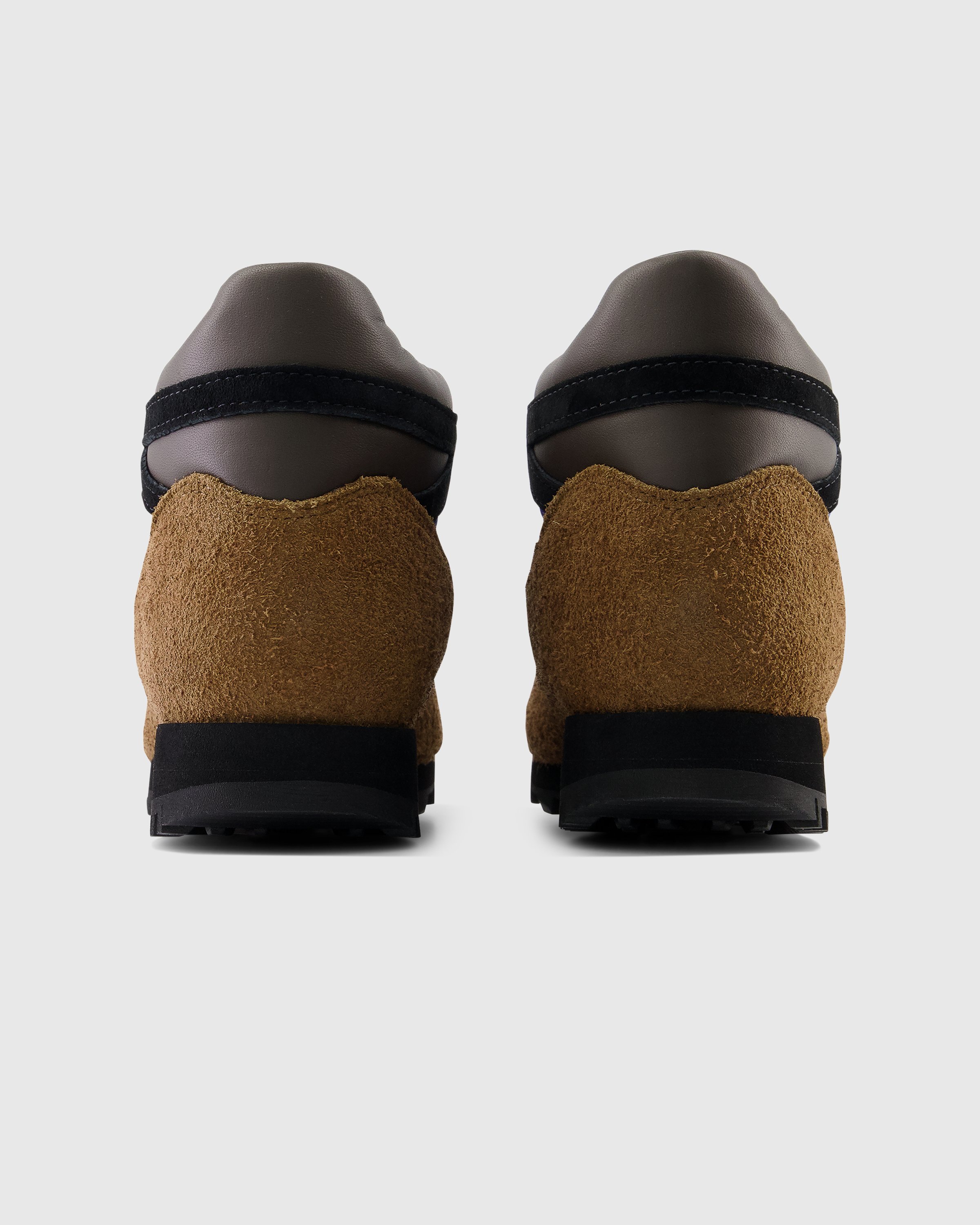 New Balance - URAINMI Rainier Dark Earth - Footwear - Brown - Image 4