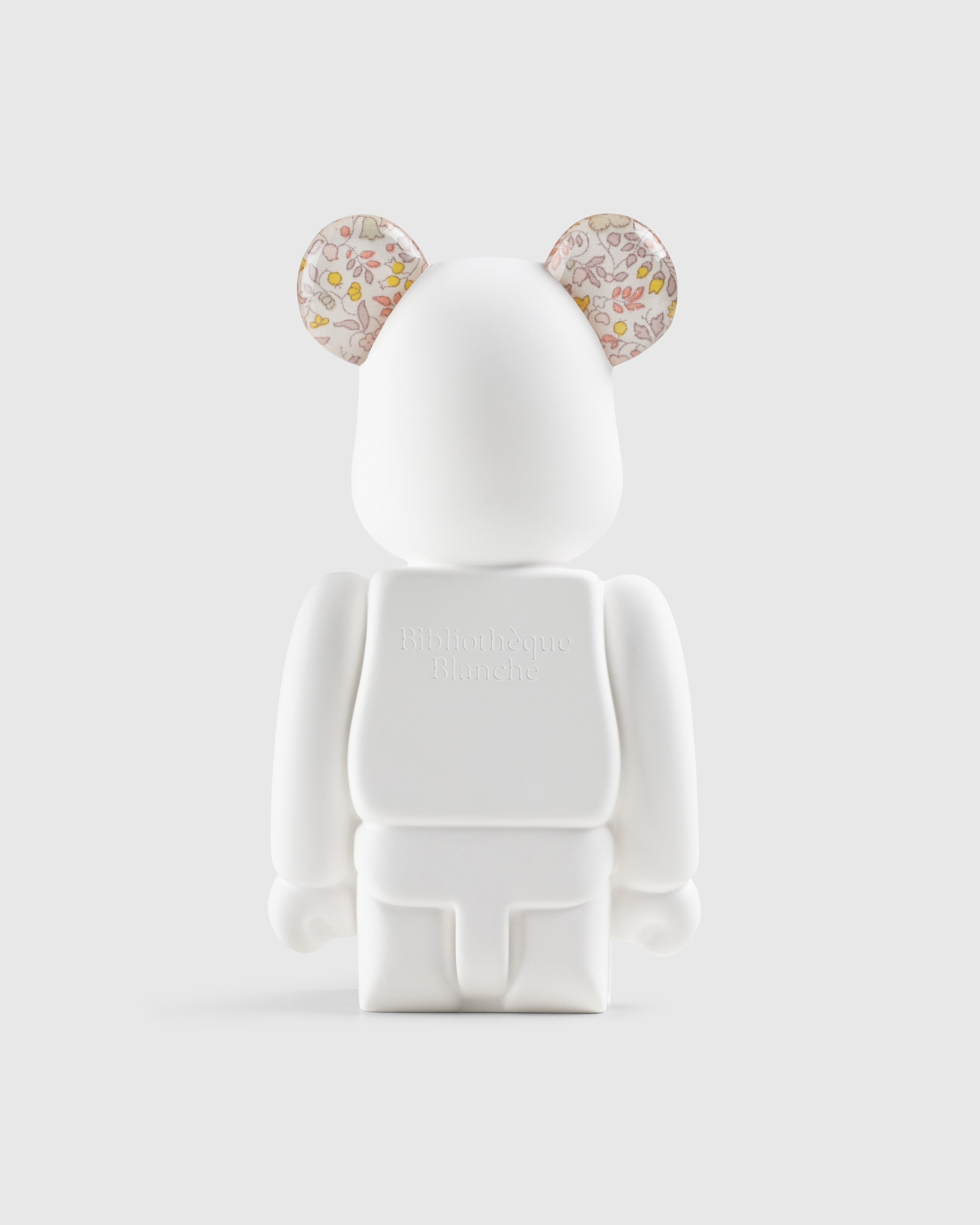 Medicom - Be@rbrick Aroma Ornament No.0 Liberty Fabrics Katie and Millie Natural - Lifestyle - Beige - Image 2
