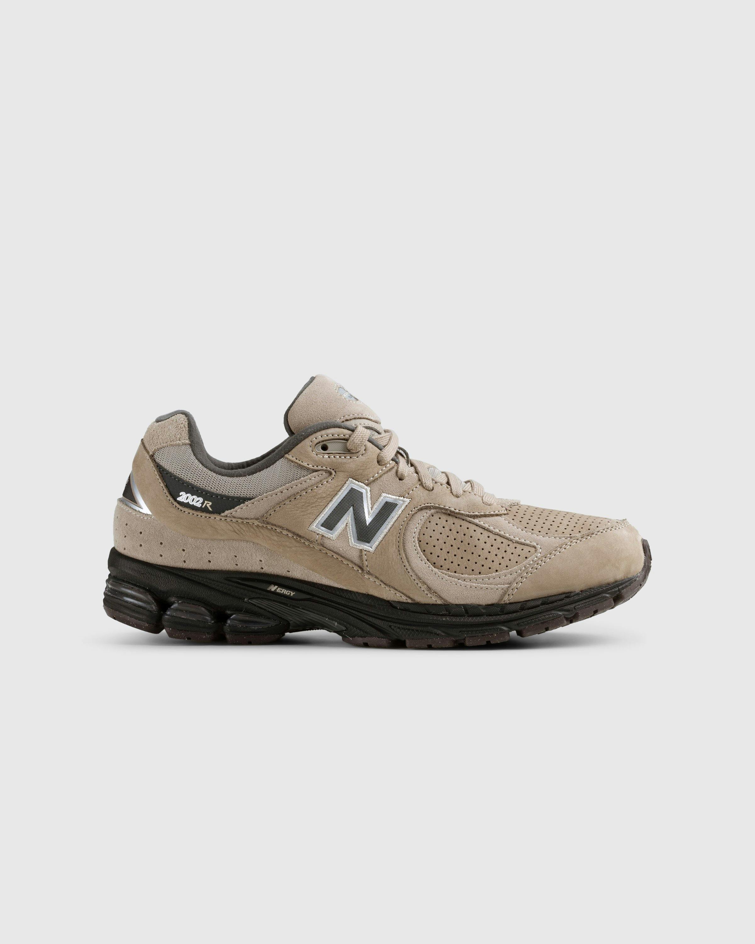 New Balance - M 2002 REG Driftwood - Footwear - Brown - Image 1