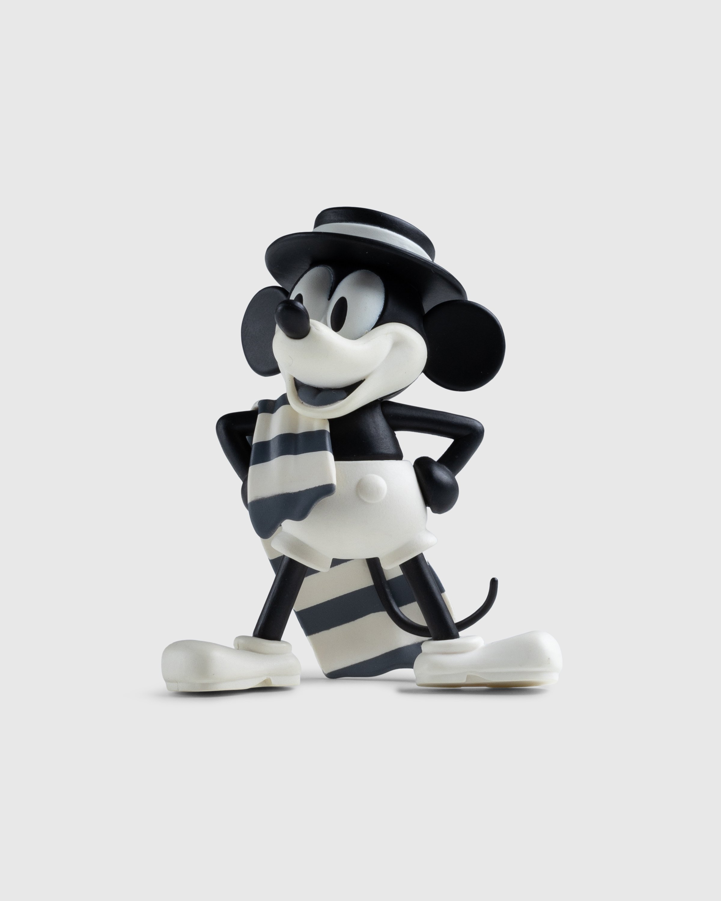 Medicom - UDF Disney Series 10 Mickey Mouse (The Gallopin Gaucho) - Lifestyle - Black - Image 1