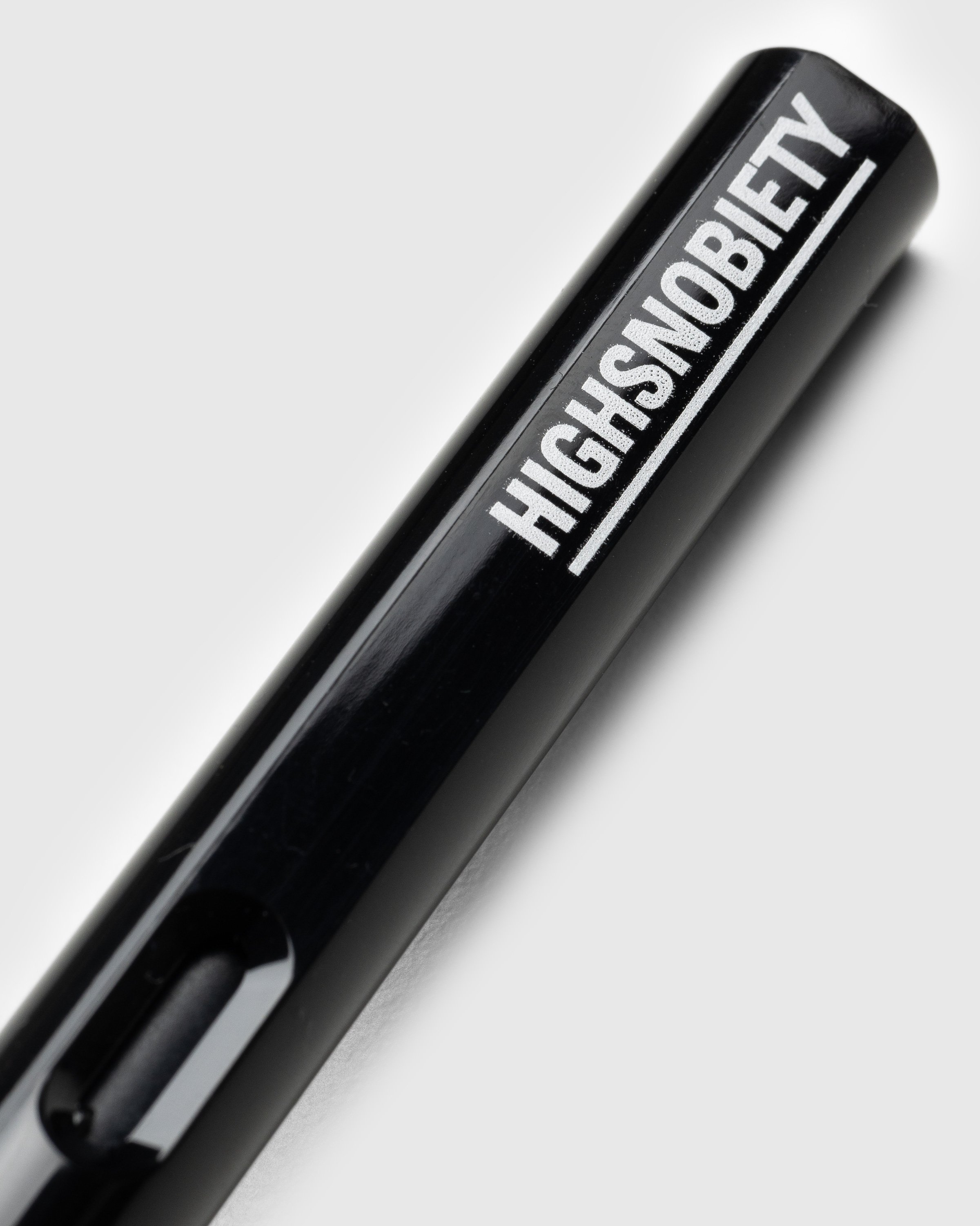 LAMY x Highsnobiety - Fountain Pen Black - Lifestyle - Black - Image 3