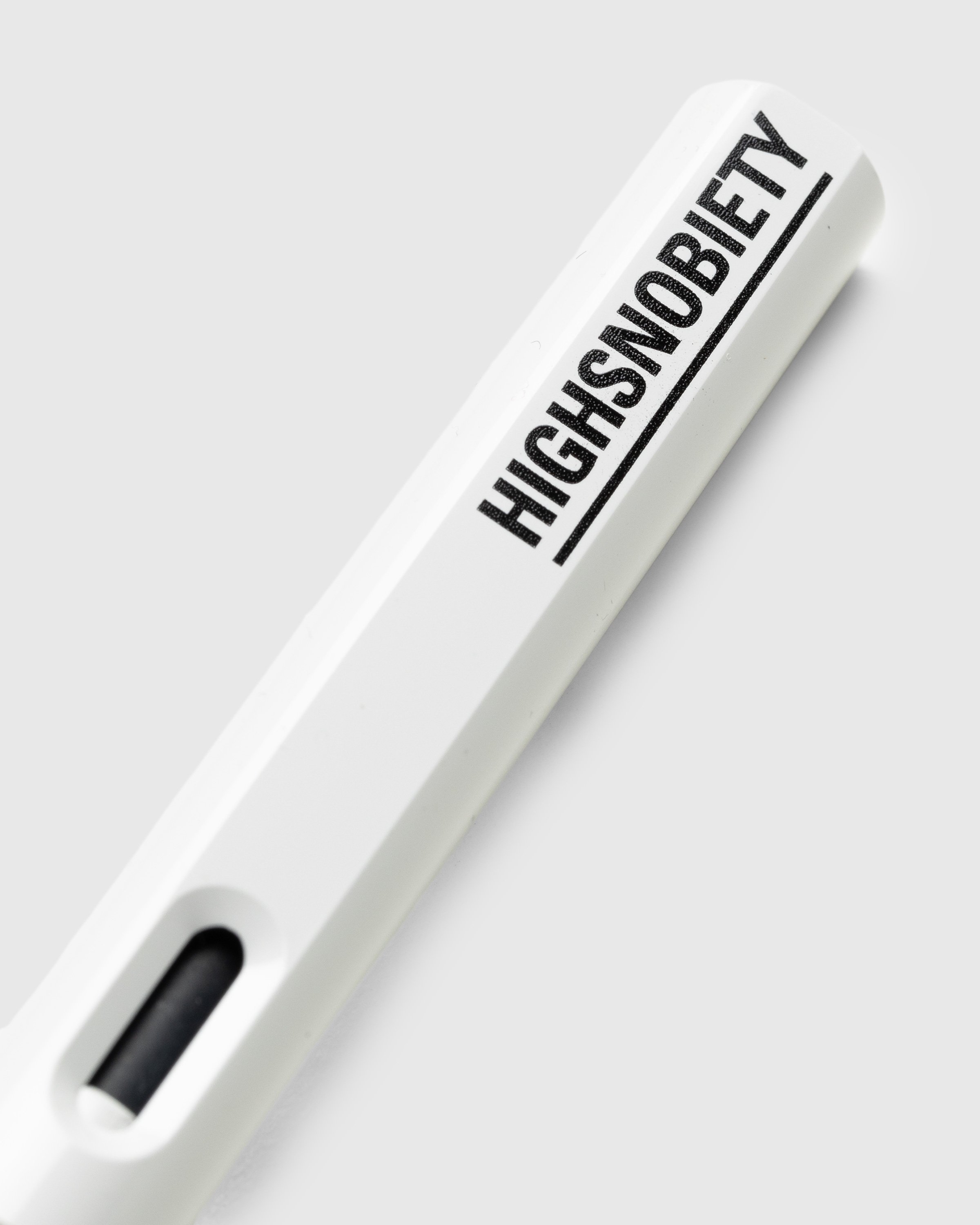 LAMY x Highsnobiety - Fountain Pen White - Lifestyle - White - Image 3