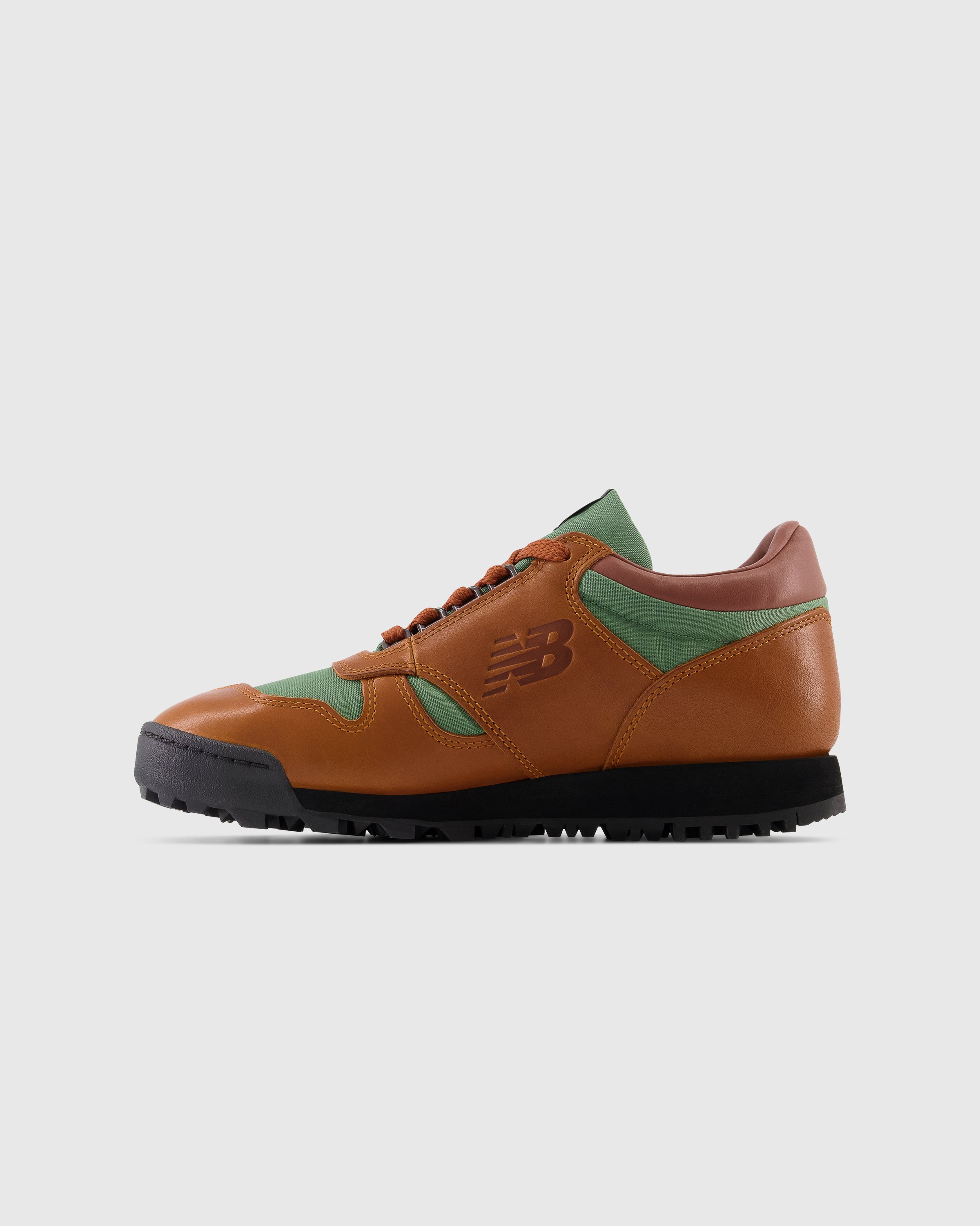 New Balance - UALGSBB Rainier Brown - Footwear - Brown - Image 2