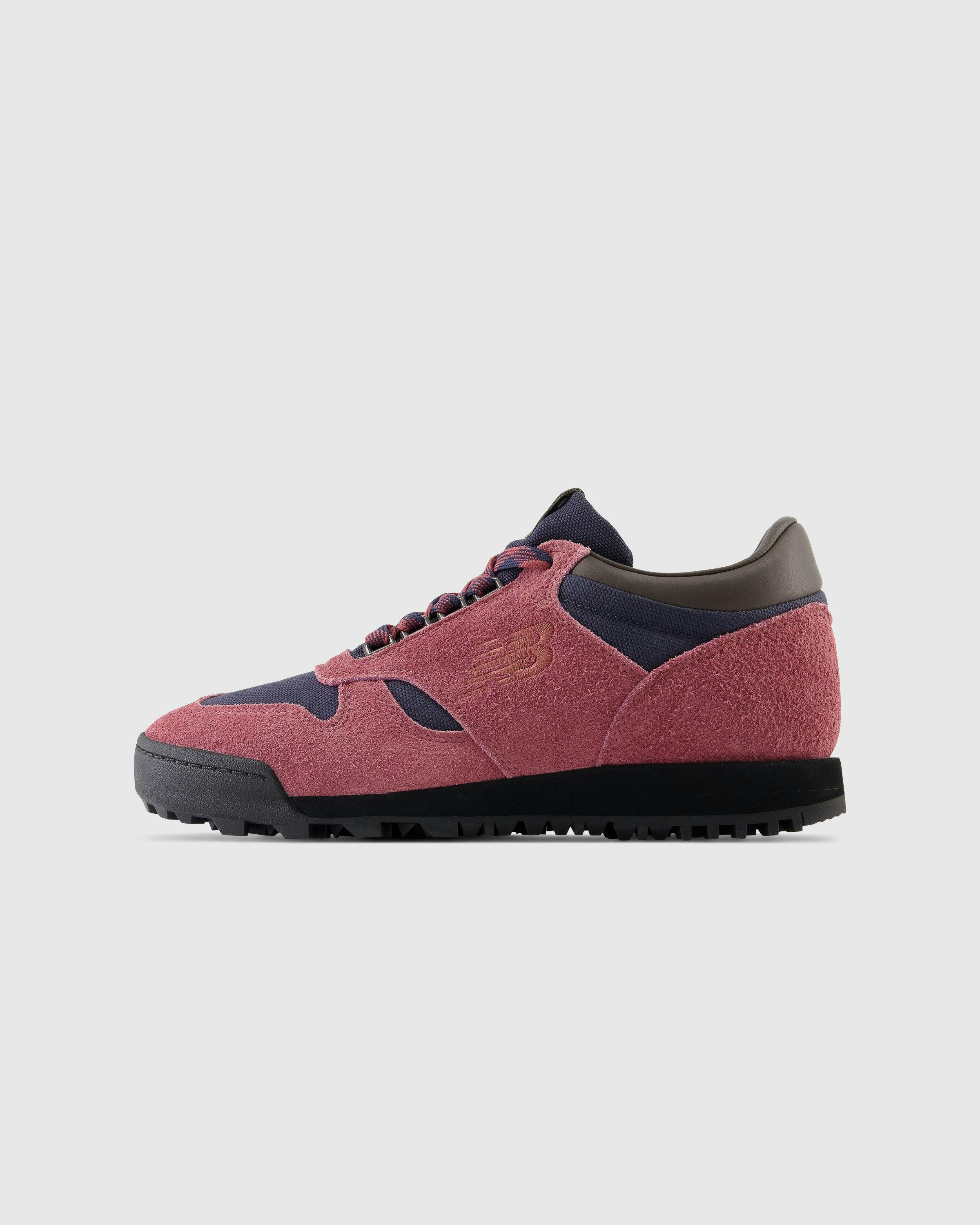 New Balance - UALGSPB Rainier Washed Burgundy - Footwear - Red - Image 2