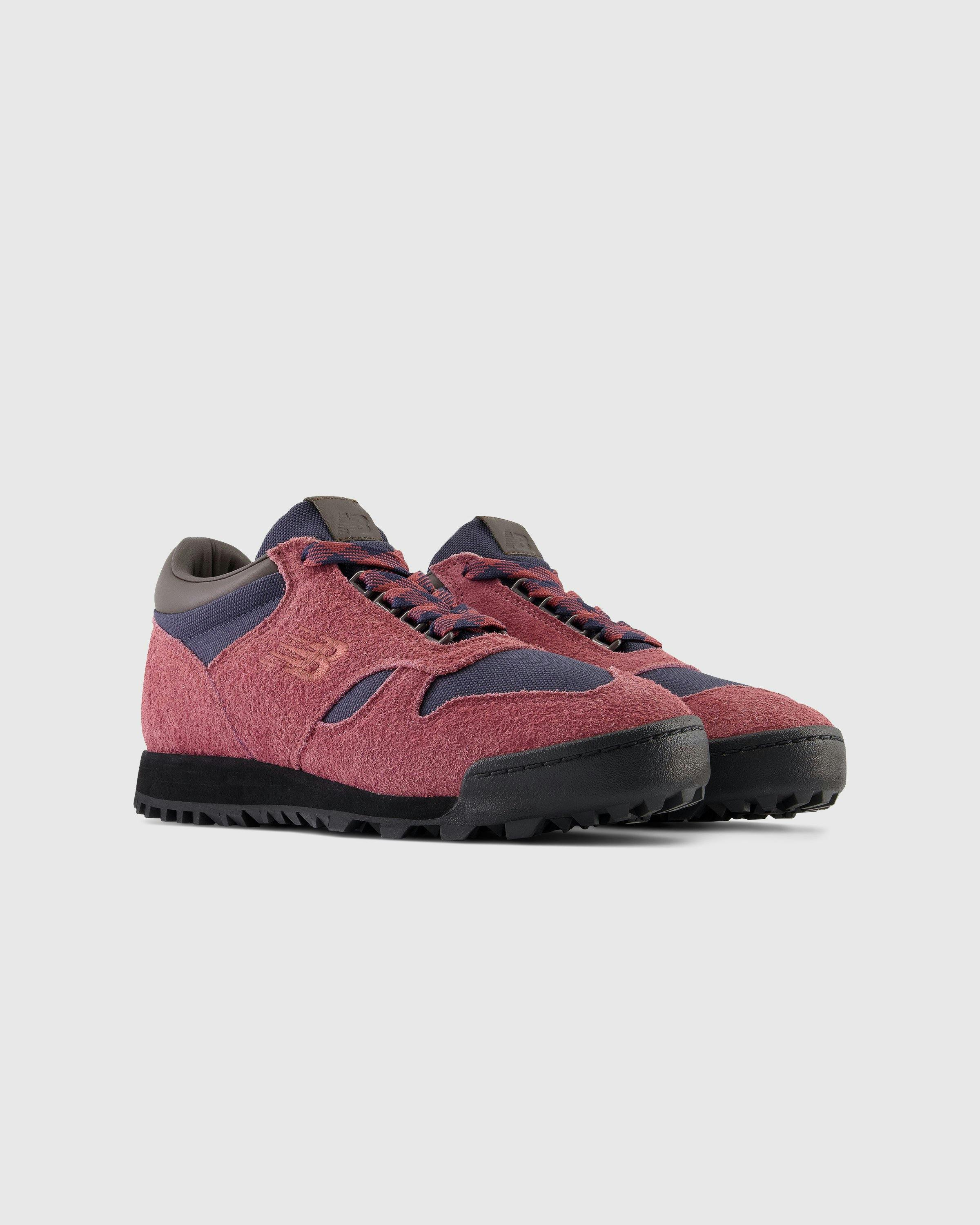 New Balance - UALGSPB Rainier Washed Burgundy - Footwear - Red - Image 3