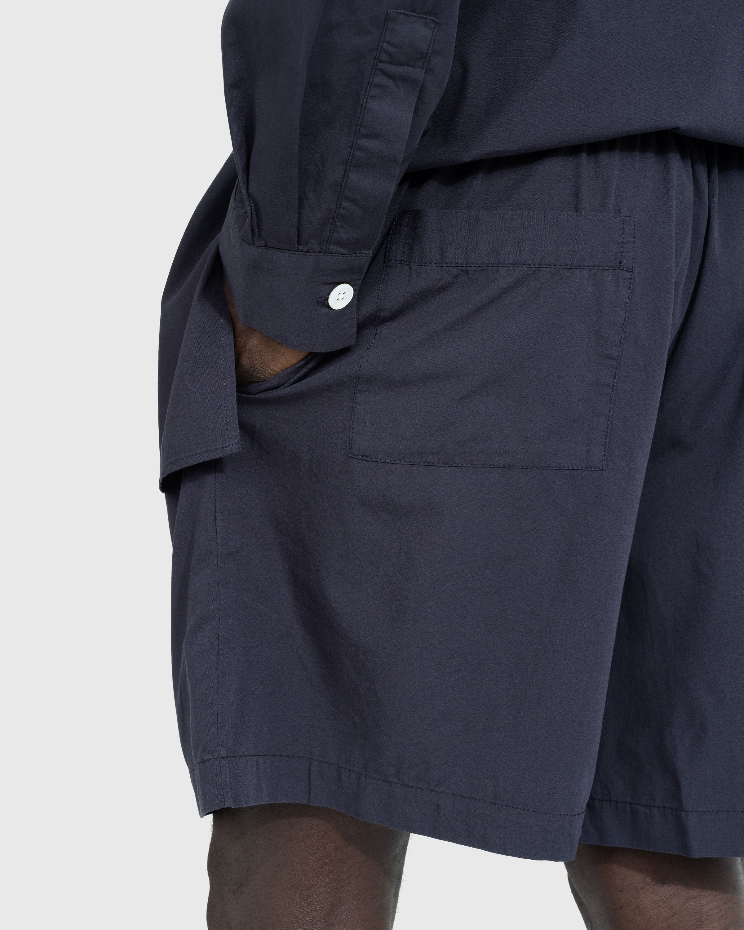 Birkenstock x Tekla - Poplin Pyjama Shorts Slate - Clothing - Black - Image 5