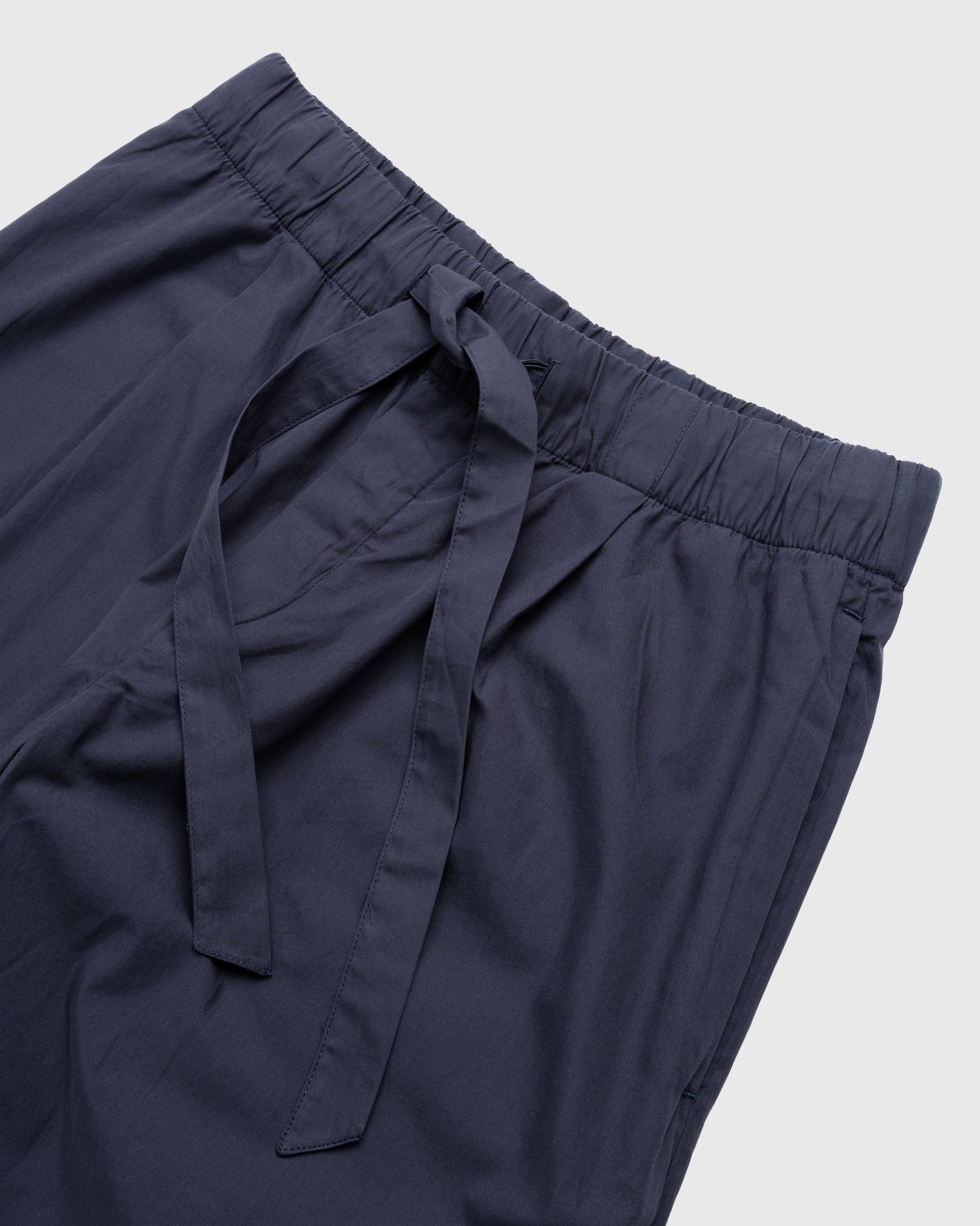 Birkenstock x Tekla - Poplin Pyjama Shorts Slate - Clothing - Black - Image 6