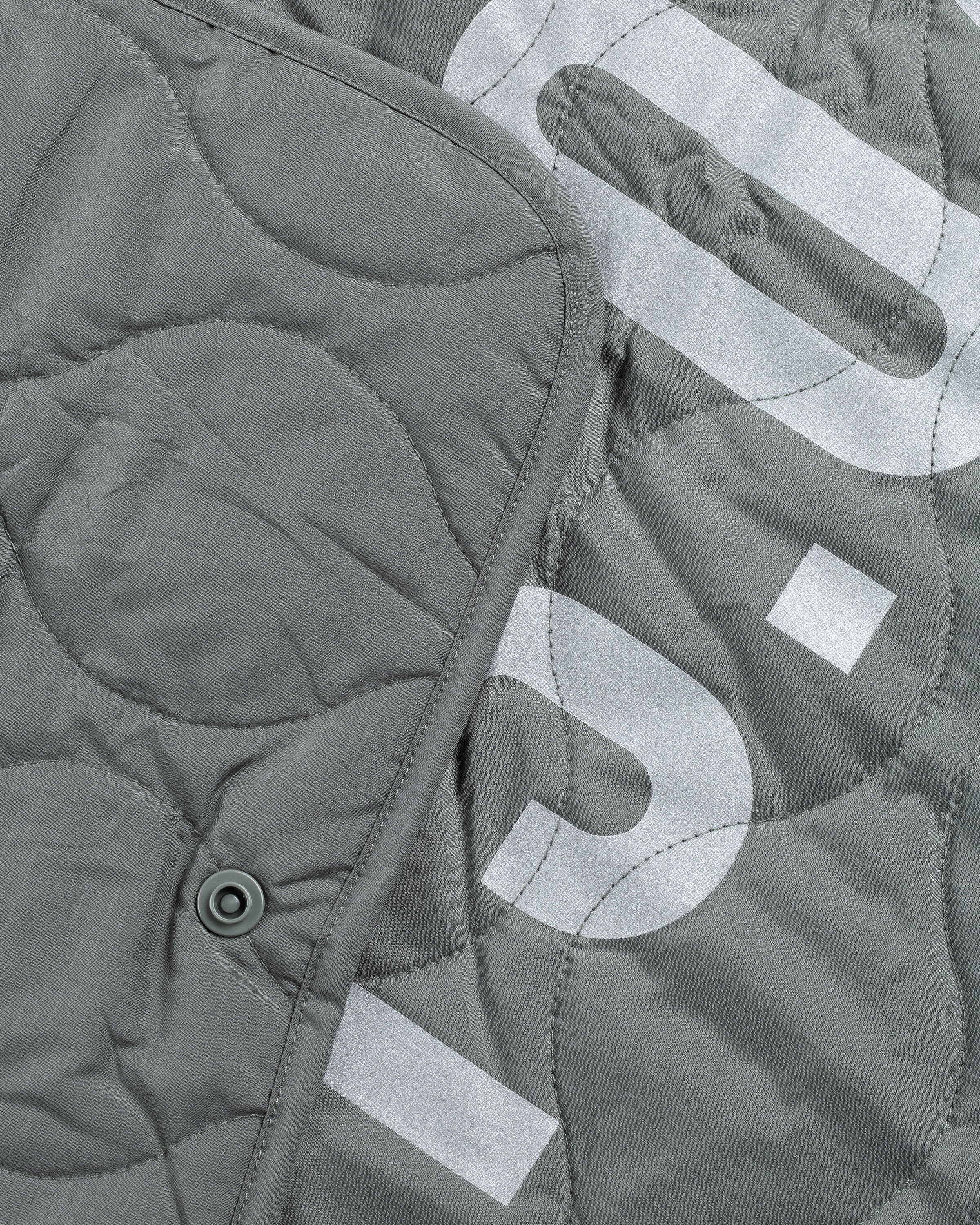 Carhartt WIP - Tour Quilted Blanket Green - Lifestyle - Green - Image 4