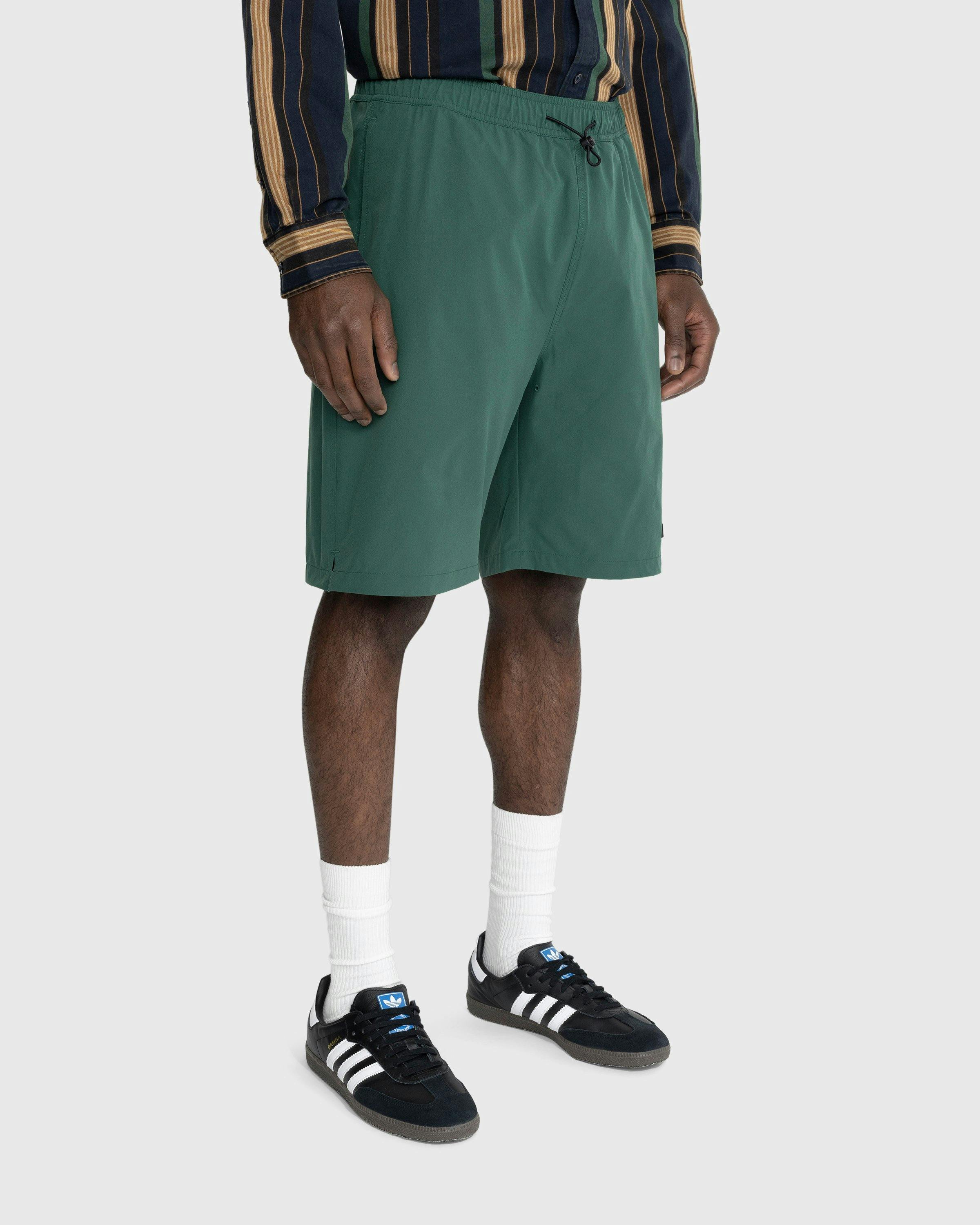 Carhartt WIP - Council Short Rinsed Dollar Green - Clothing - Green - Image 5