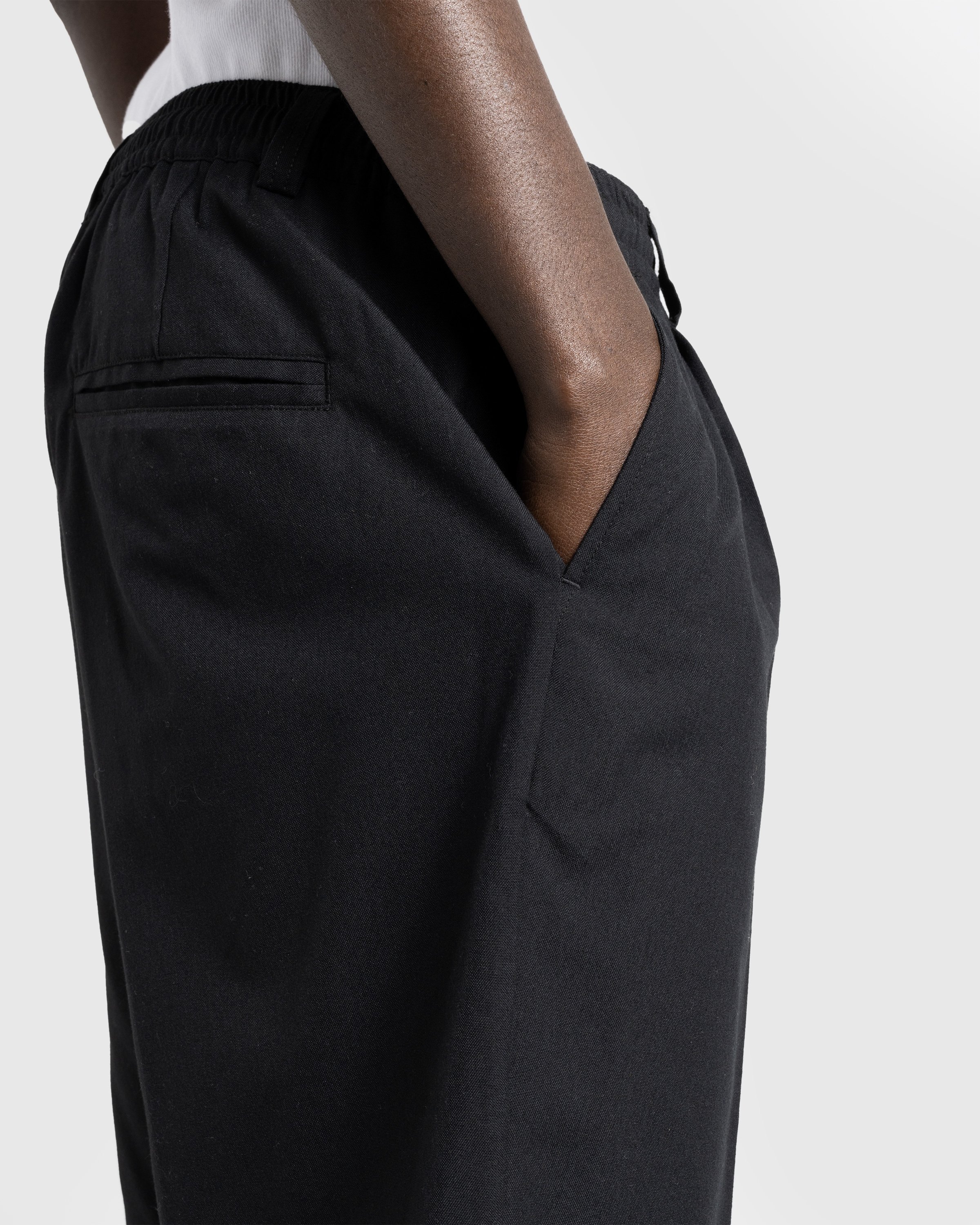 Highsnobiety HS05 - Tropical Suiting Shorts Black - Clothing - Black - Image 6