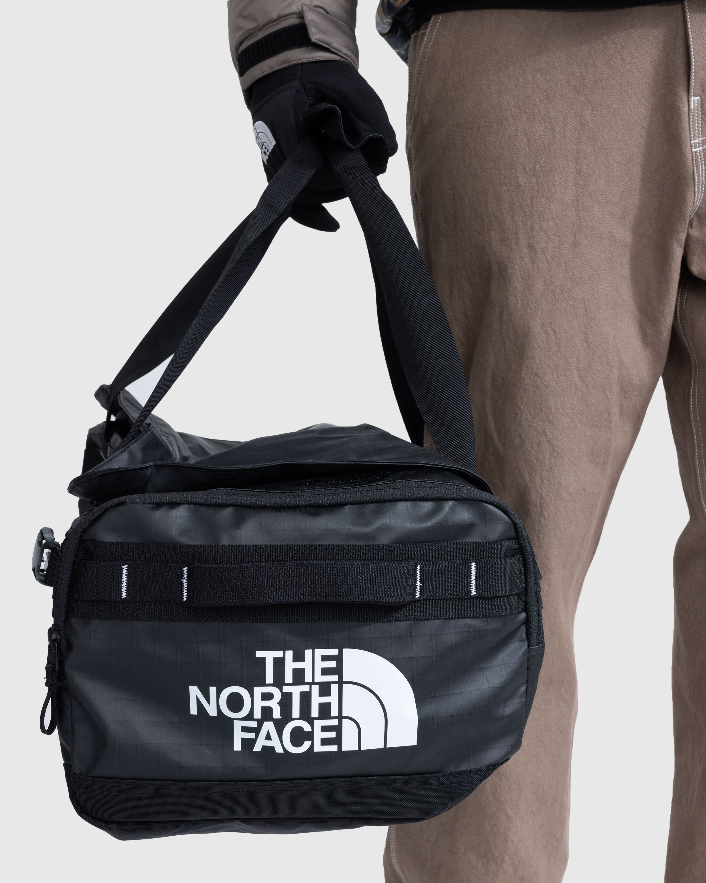 The North Face - Base Camp Voyager Duffel 42L TNF Black/TNF White - Accessories - Black - Image 6