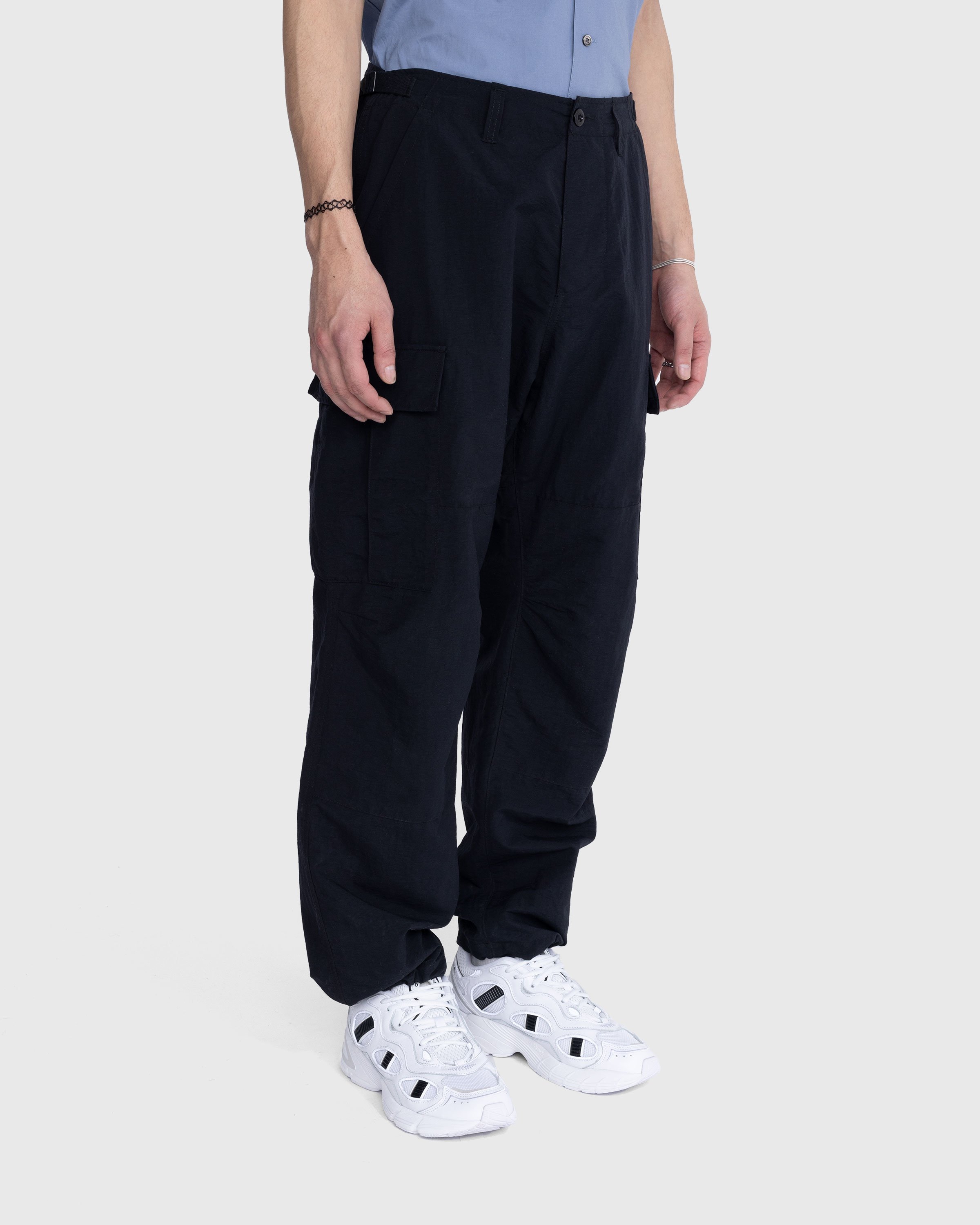 Highsnobiety - Nylon Cargo Pants Black - Clothing - Black - Image 4