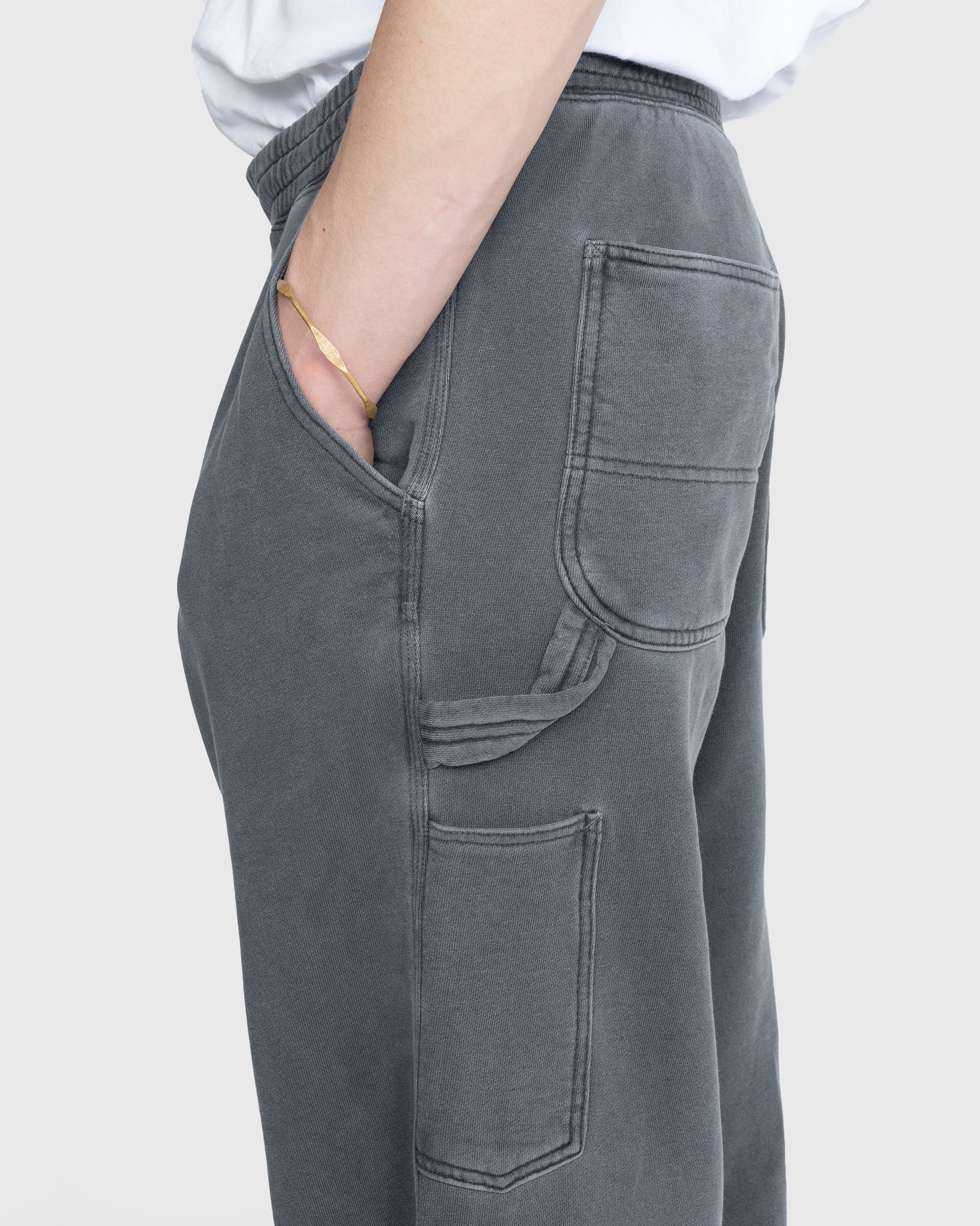 Carhartt WIP - Arling Single Knee Sweatpant Garment-Dyed Black - Clothing - Black - Image 5