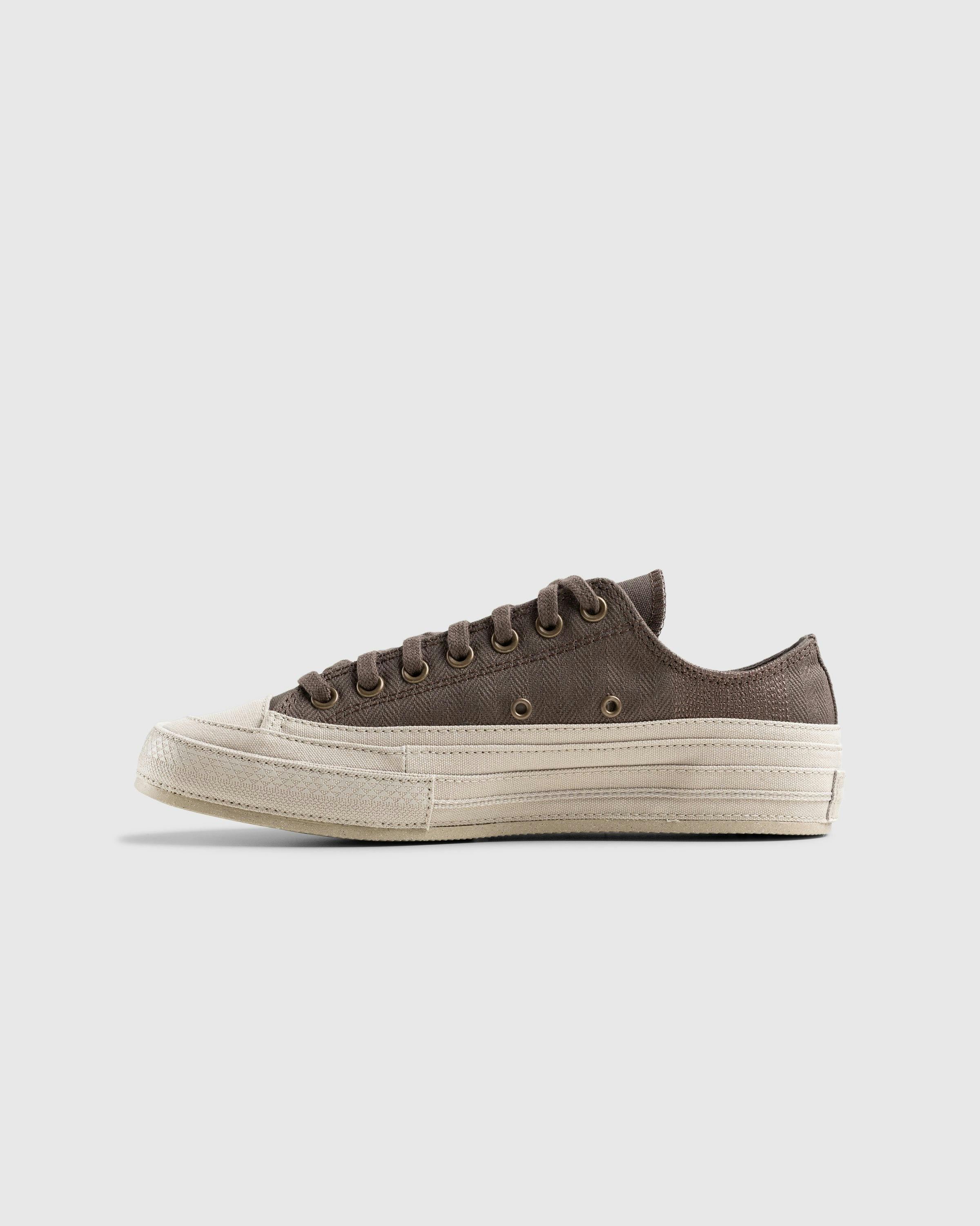 Converse x Herringbone - Chuck 70 Ox Engine Smoke/Toad - Footwear - Grey - Image 2