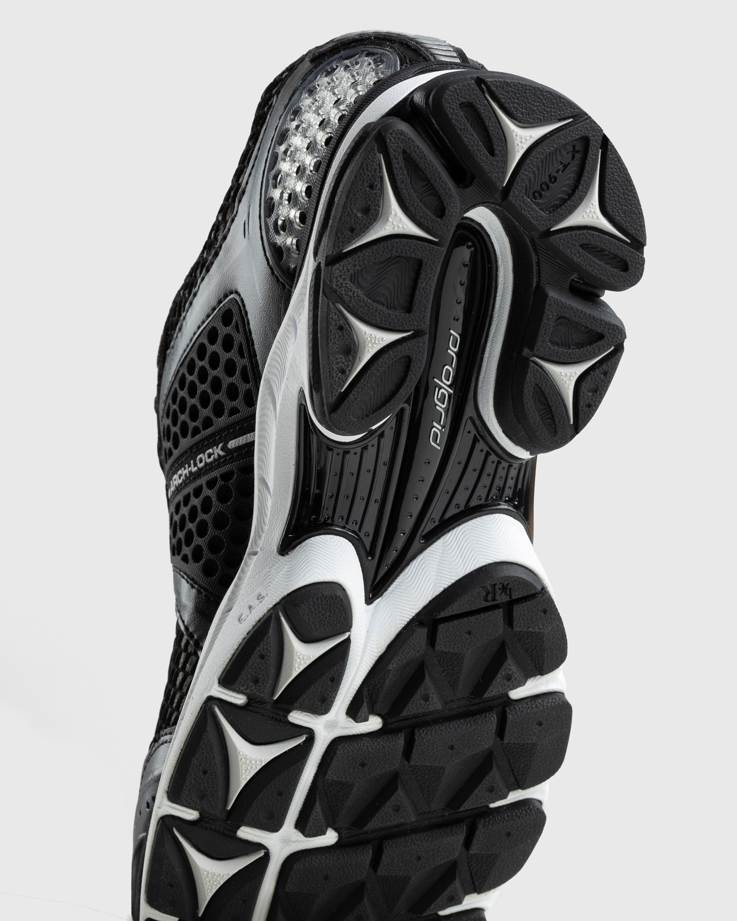 Saucony - ProGrid Triumph 4 Black - Footwear - Black - Image 6