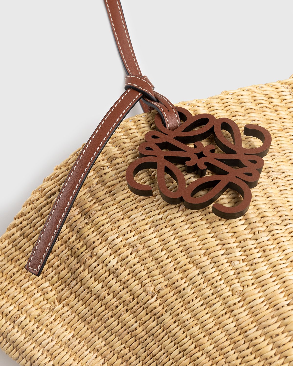 Loewe - Paula's Ibiza Small Shell Basket Bag Natural/Pecan - Accessories - Beige - Image 4