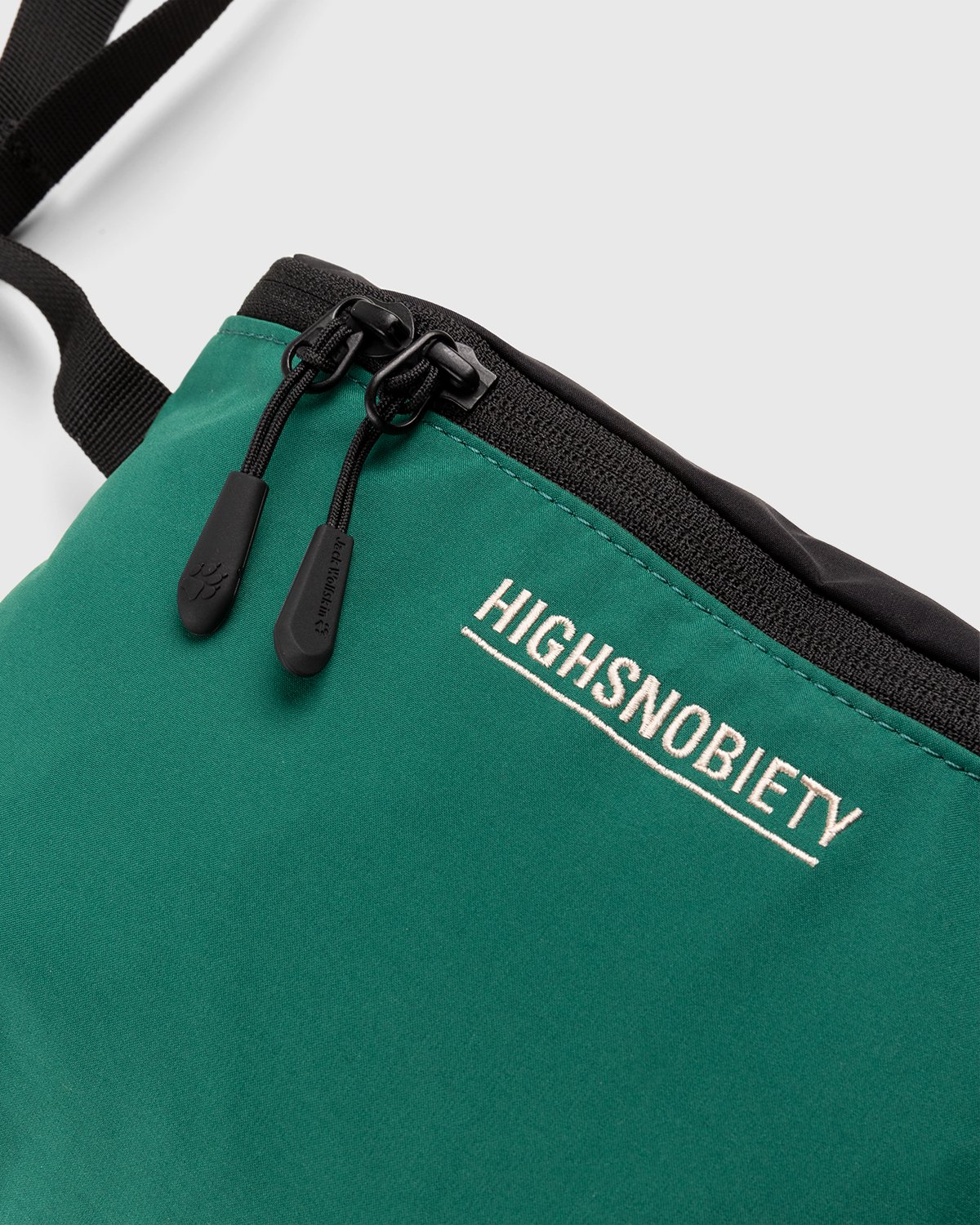 Jack Wolfskin x Highsnobiety - HS Sports Belt Bag Pine Tree - Accessories - Green - Image 3