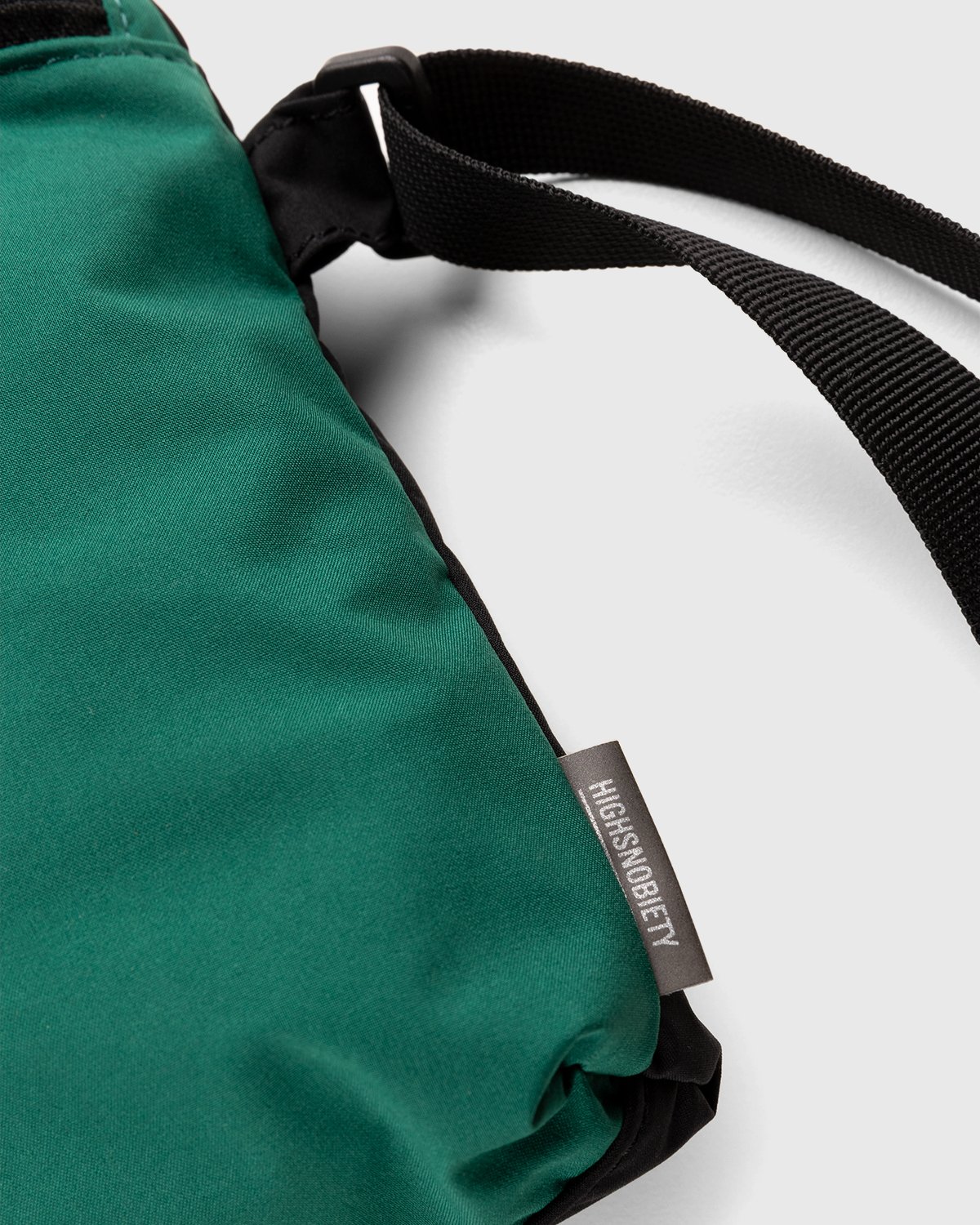 Jack Wolfskin x Highsnobiety - HS Sports Belt Bag Pine Tree - Accessories - Green - Image 4