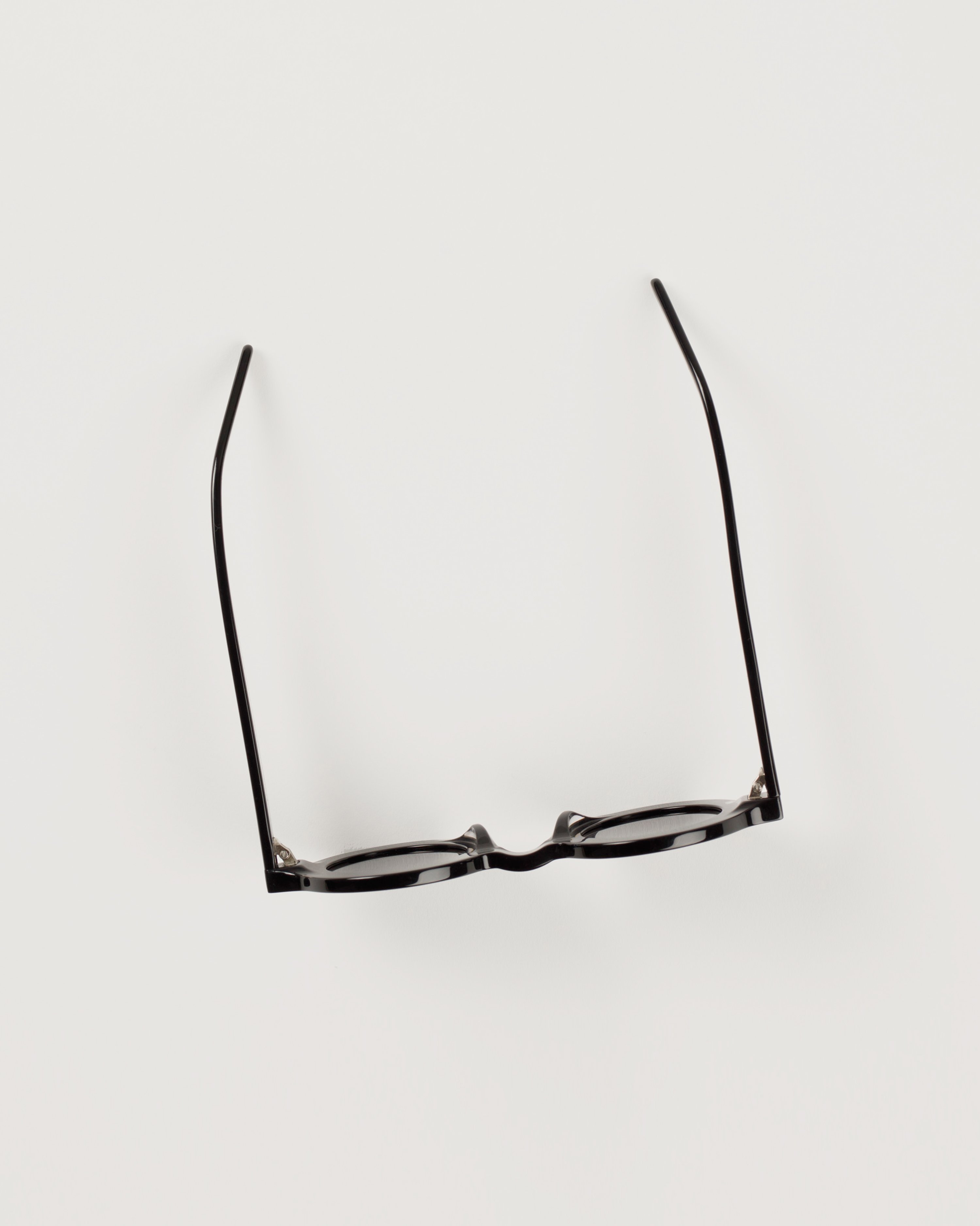 Market - Black Akila Sunglasses - Accessories - Black - Image 2