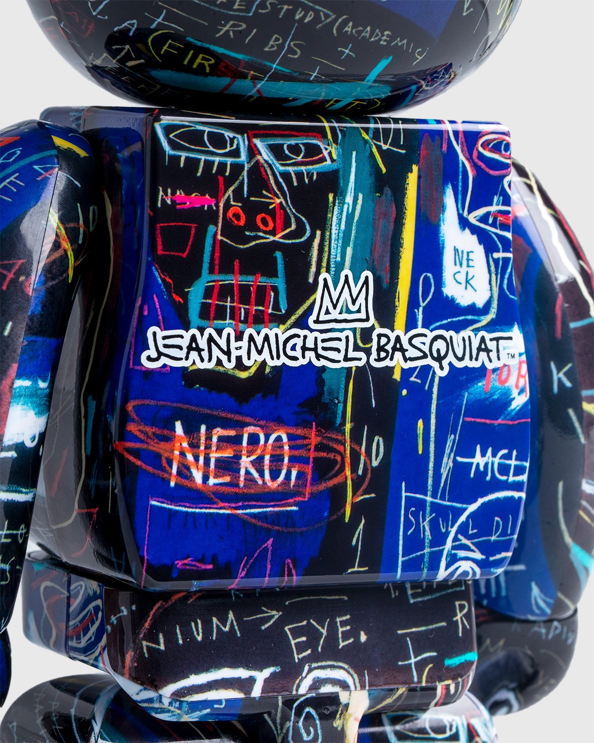 Medicom - Be@rbrick Jean-Michel Basquiat #7 Multi 100% and 400% Set - Lifestyle - Blue - Image 4