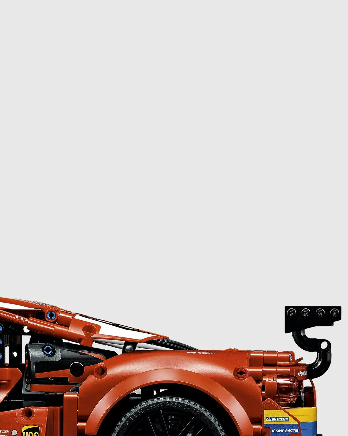 Lego - Technic Ferrari 488 GTE AF Corse 51 Red - Lifestyle - Red - Image 2