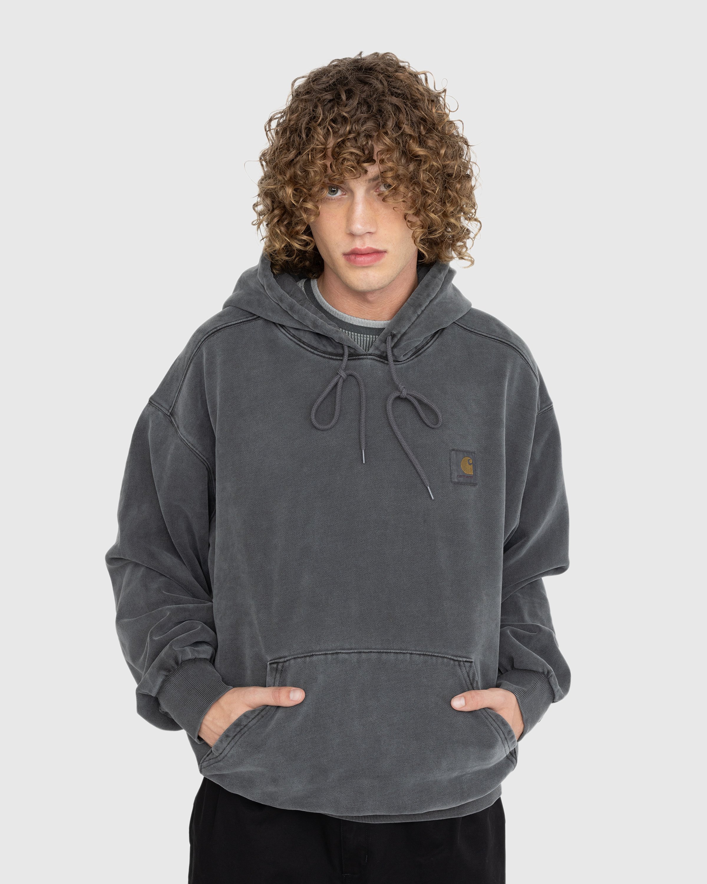 Carhartt WIP - Hooded Vista Sweat Vulcan/Garment-Dyed - Clothing - Red - Image 2