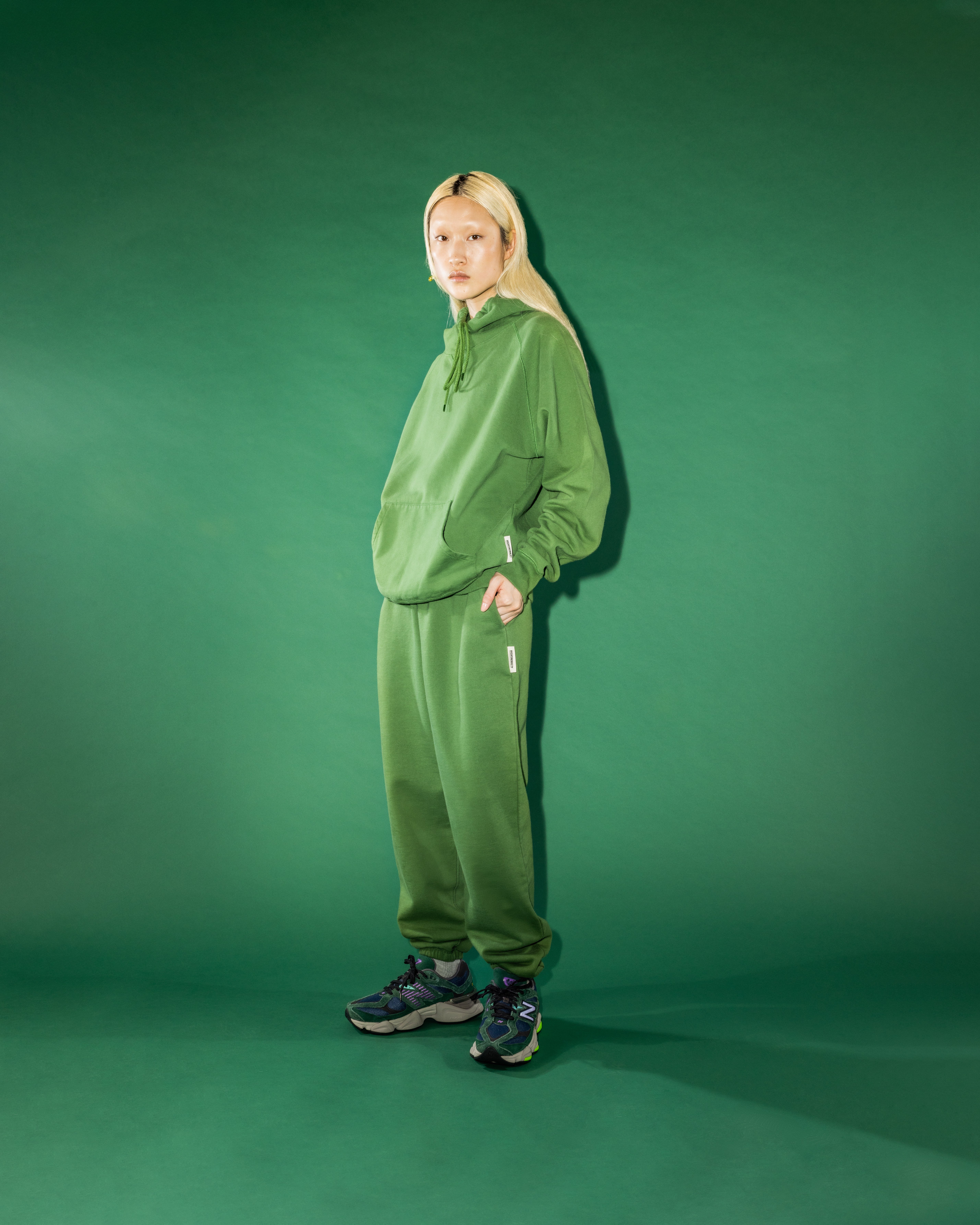 Highsnobiety - Heavy Fleece Pant Dark Green - Clothing - Green - Image 6