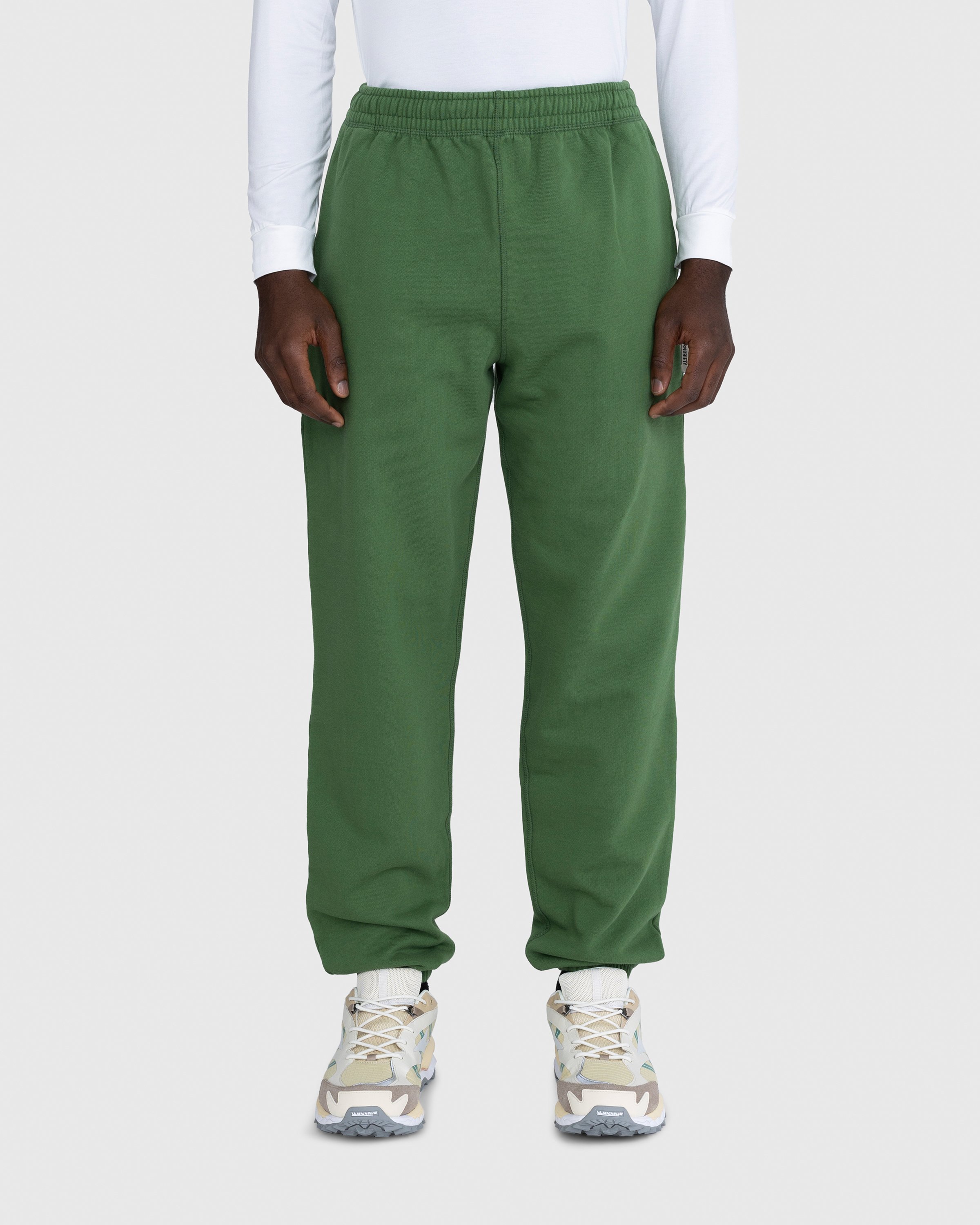 Highsnobiety - Heavy Fleece Pant Dark Green - Clothing - Green - Image 2