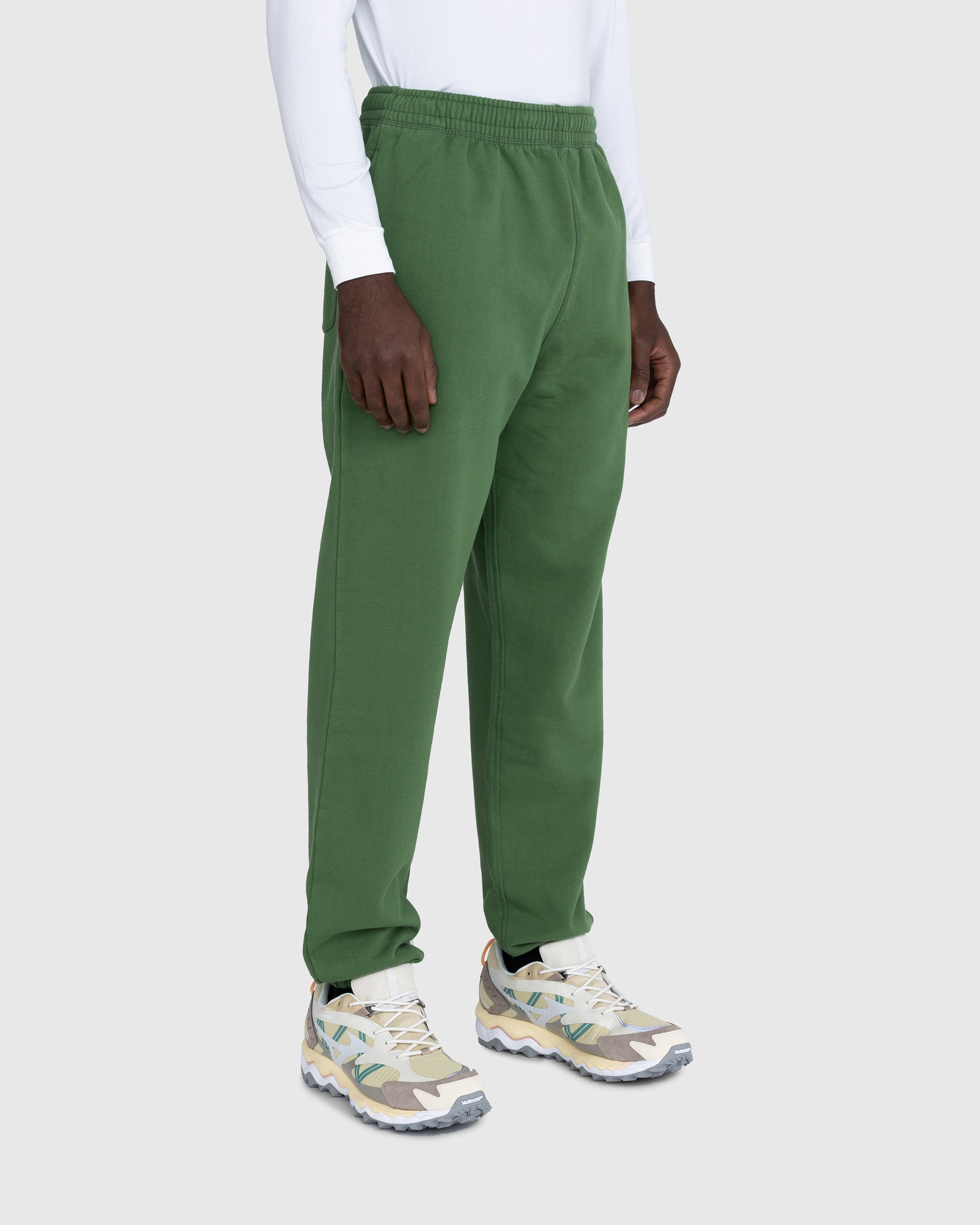 Highsnobiety - Heavy Fleece Pant Dark Green - Clothing - Green - Image 4