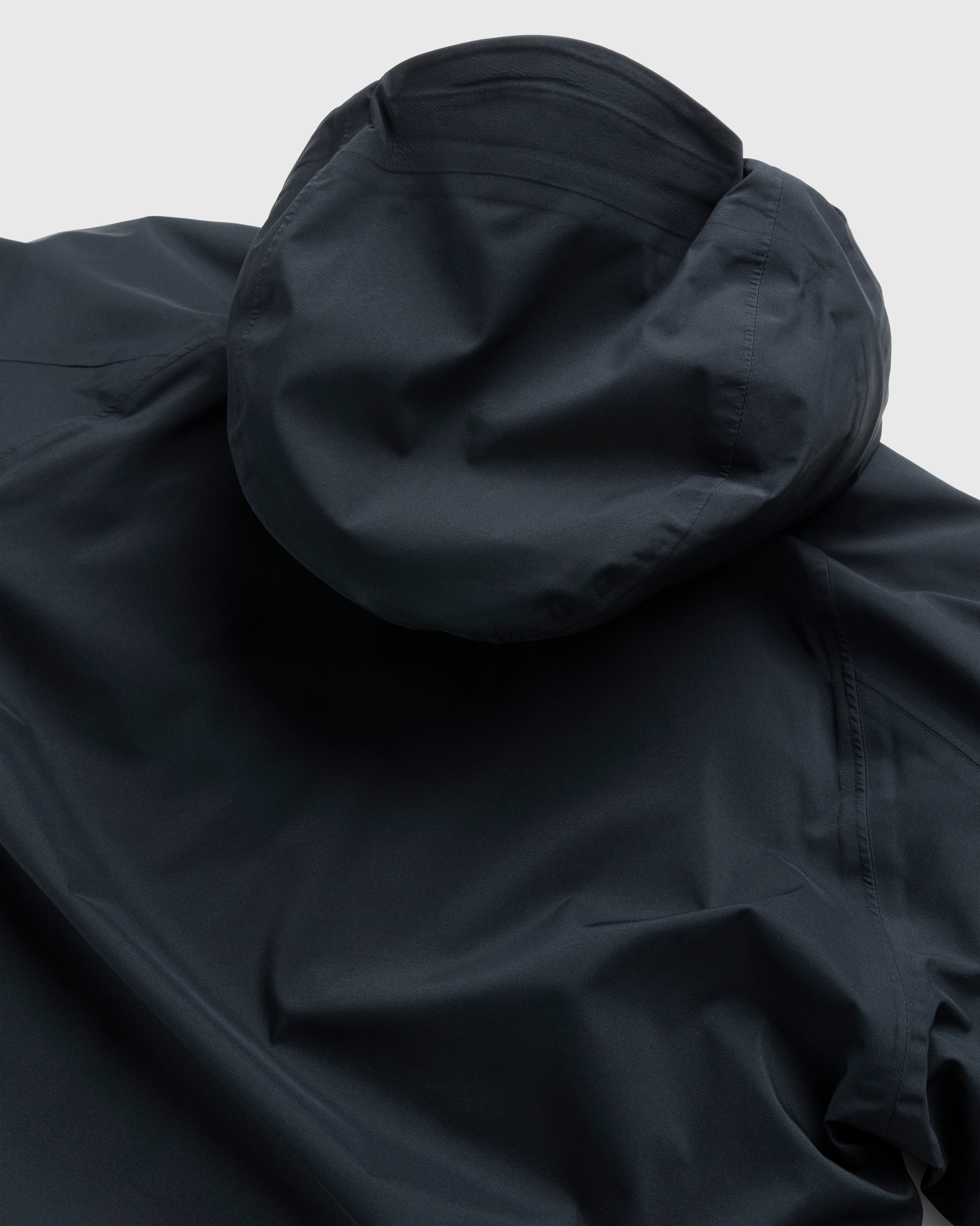 C.P. Company - Gore-Tex Infinium Jacket Black - Clothing - Black - Image 4