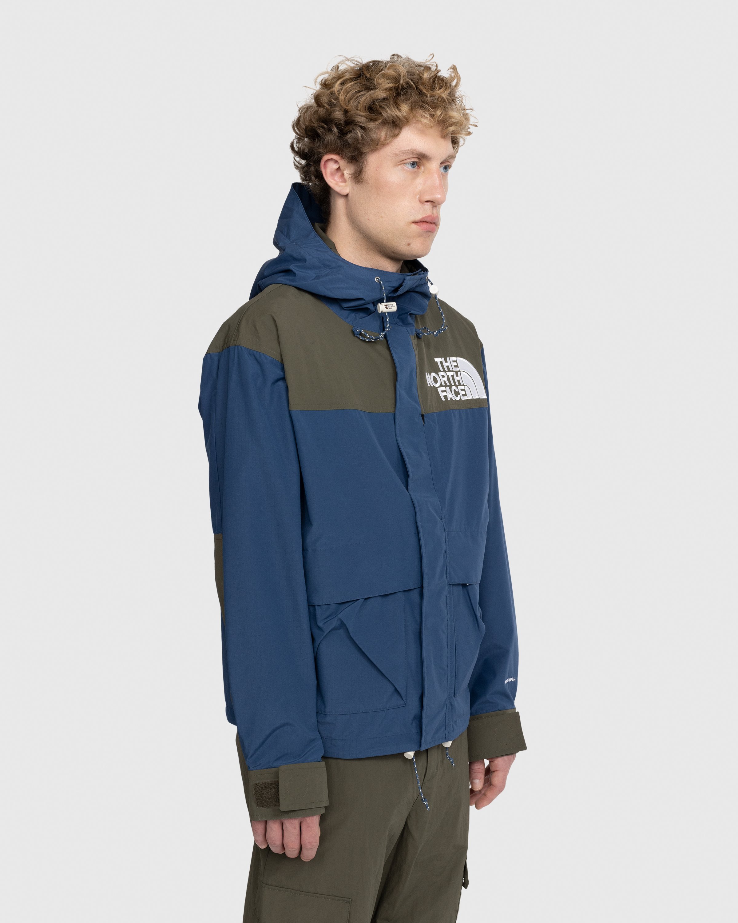 The North Face - ‘86 Low-Fi Hi-Tek Mountain Jacket Shady Blue/New Taupe Green - Clothing - Blue - Image 3