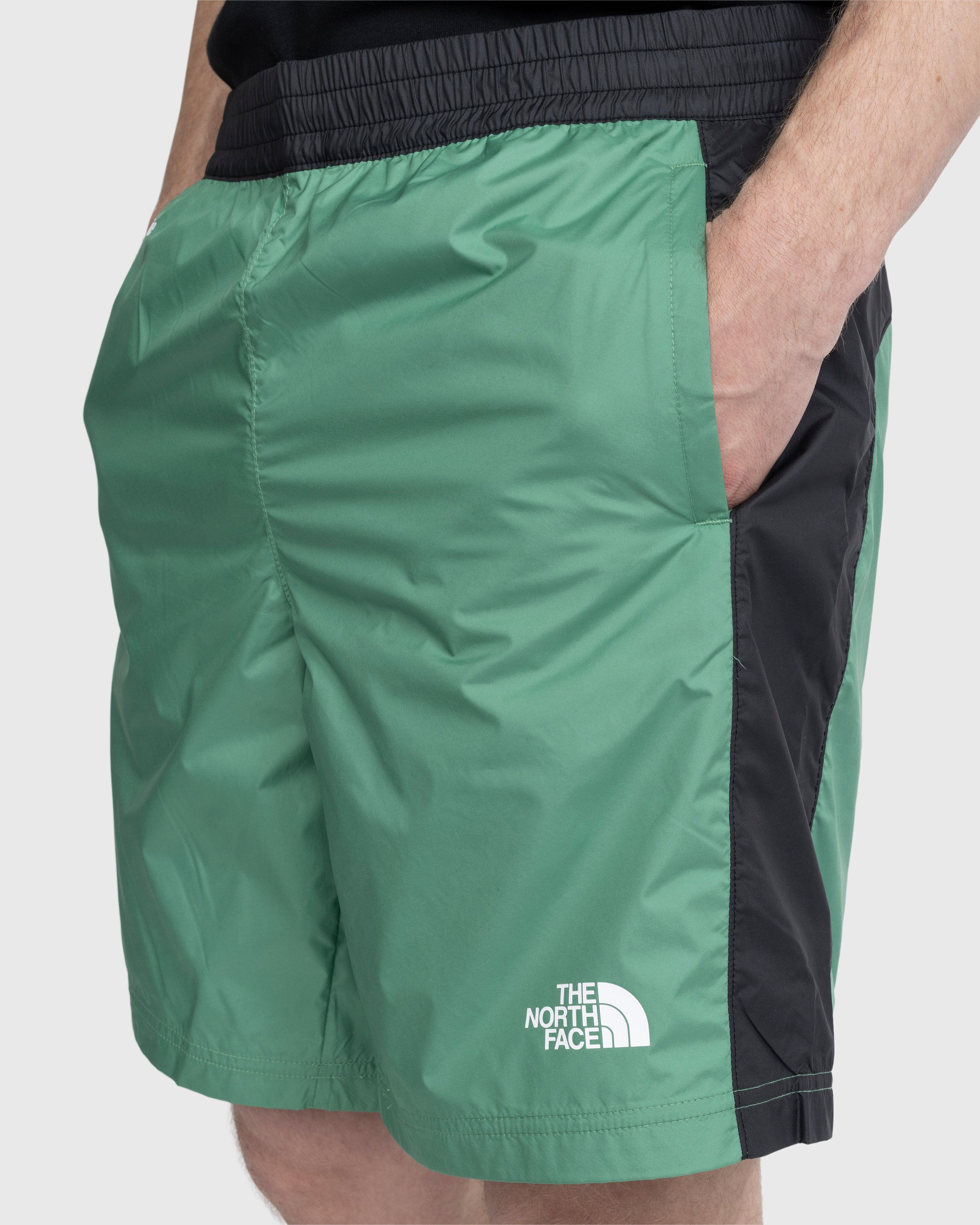 The North Face - Hydrenaline Short Deep Grass Green - Clothing - Green - Image 5