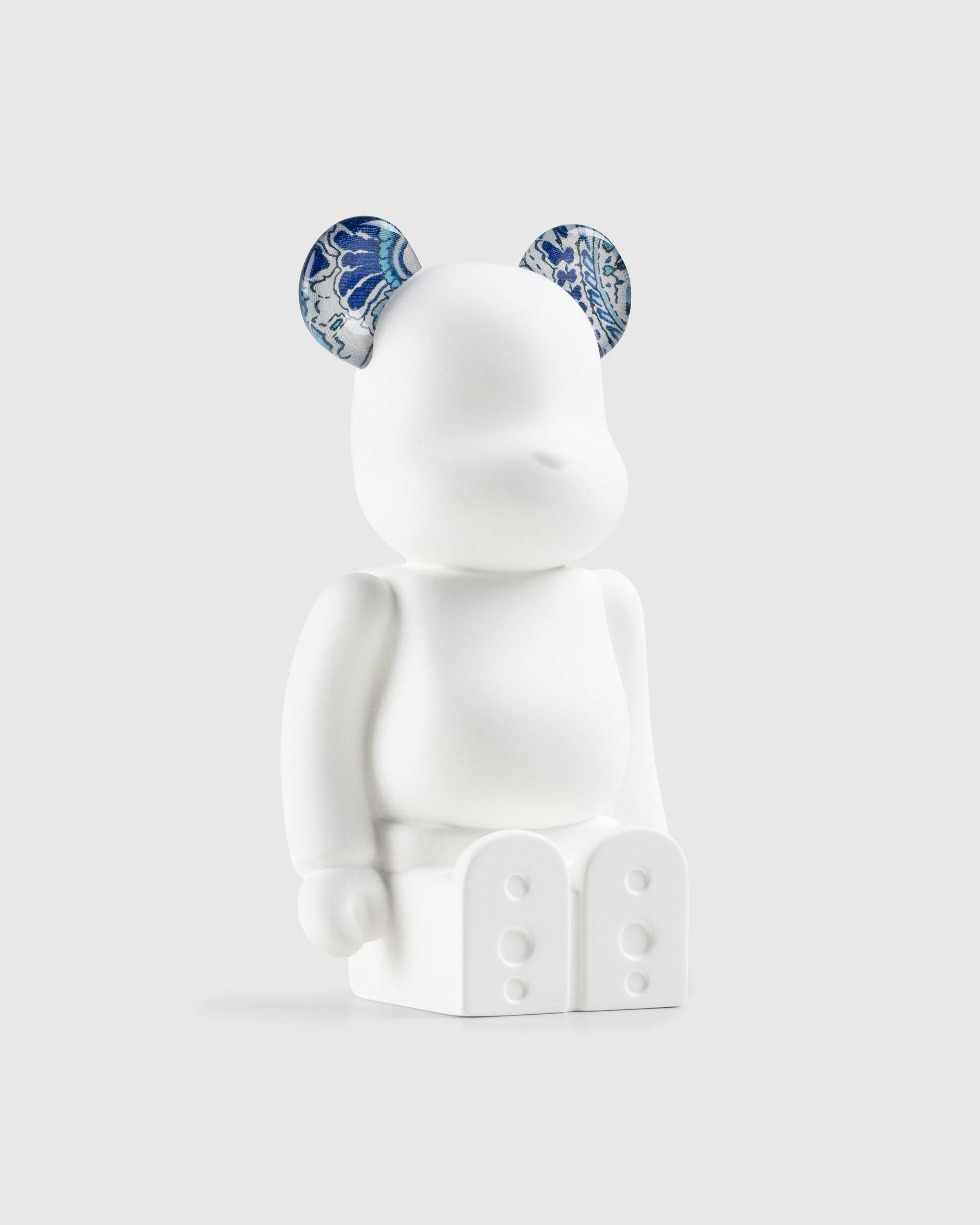 Medicom - Be@rbrick Aroma Ornament No.0 Liberty Fabrics Abbey Road Blue - Lifestyle - Blue - Image 3