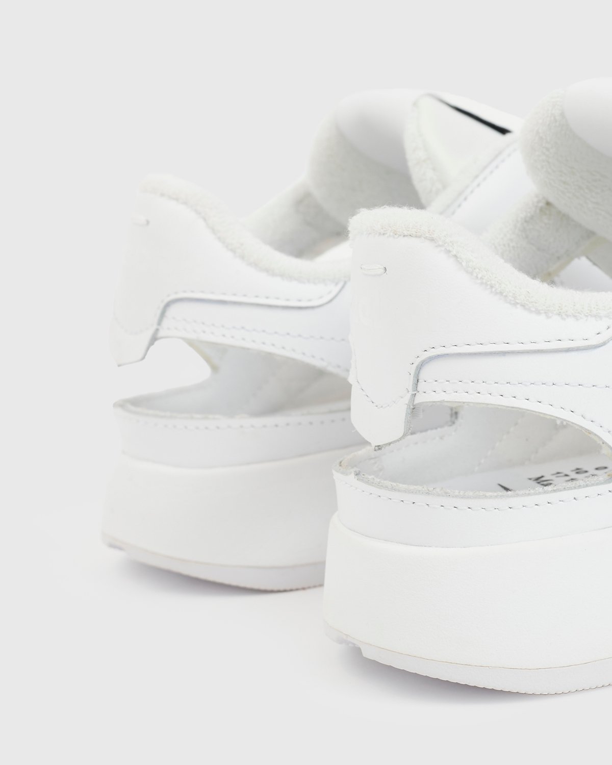 Maison Margiela x Reebok - Classic Leather Tabi Low White - Footwear - White - Image 5