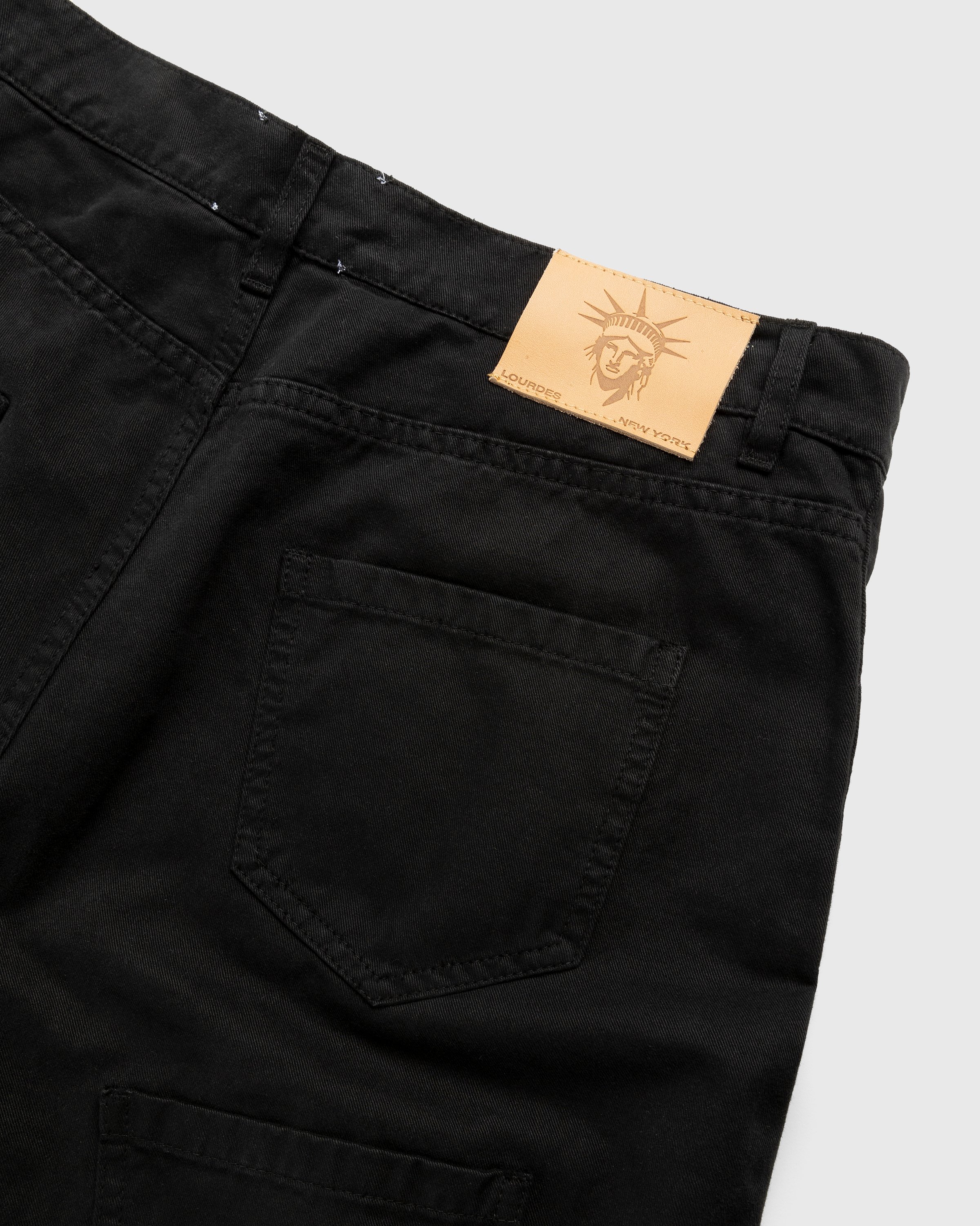Lourdes New York - Multi-Pocket Cargo Short Black - Clothing - Black - Image 5