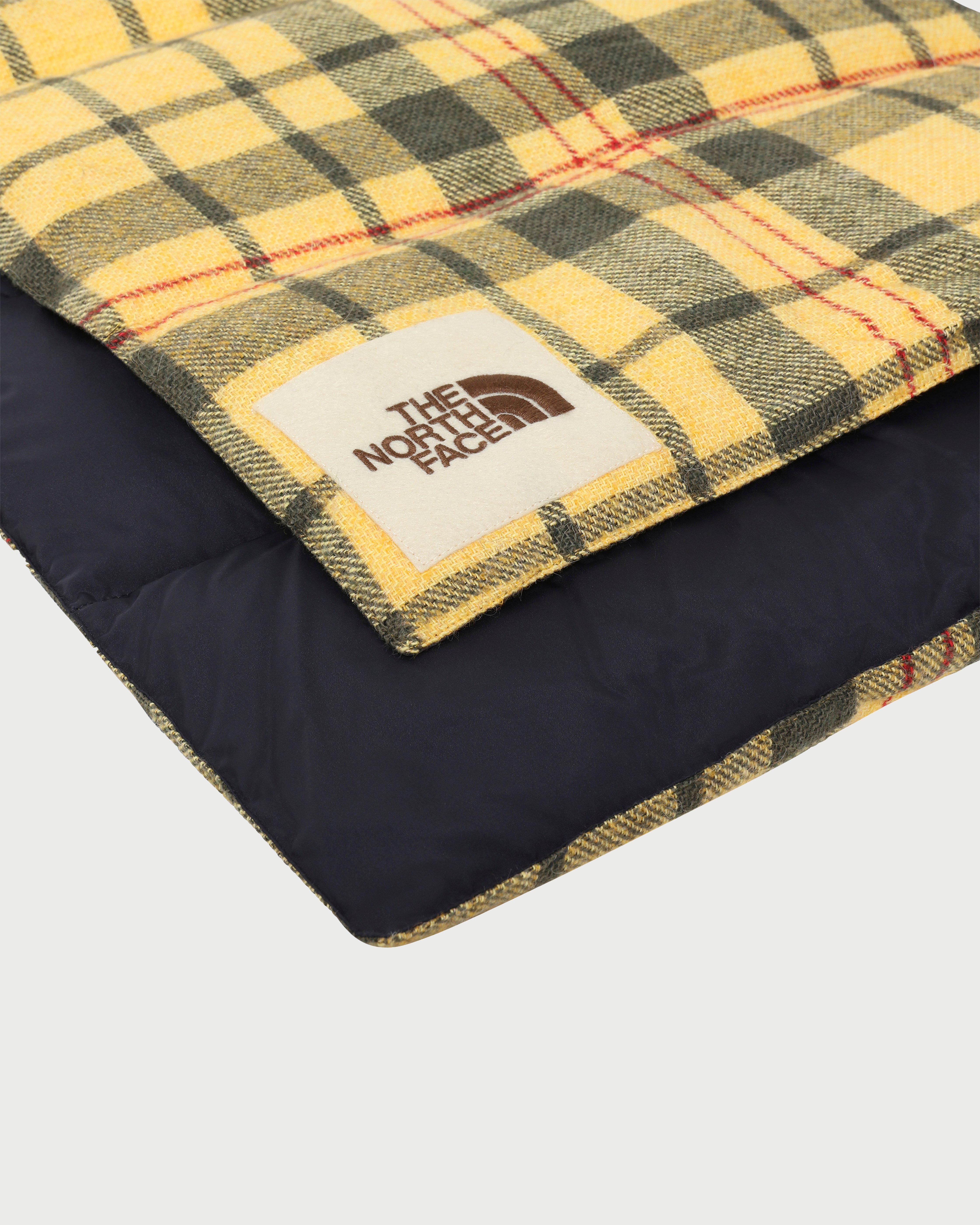 The North Face - Brown Label Insulated Scarf Summer Gold Heritage Unisex - Accessories - Yellow - Image 2