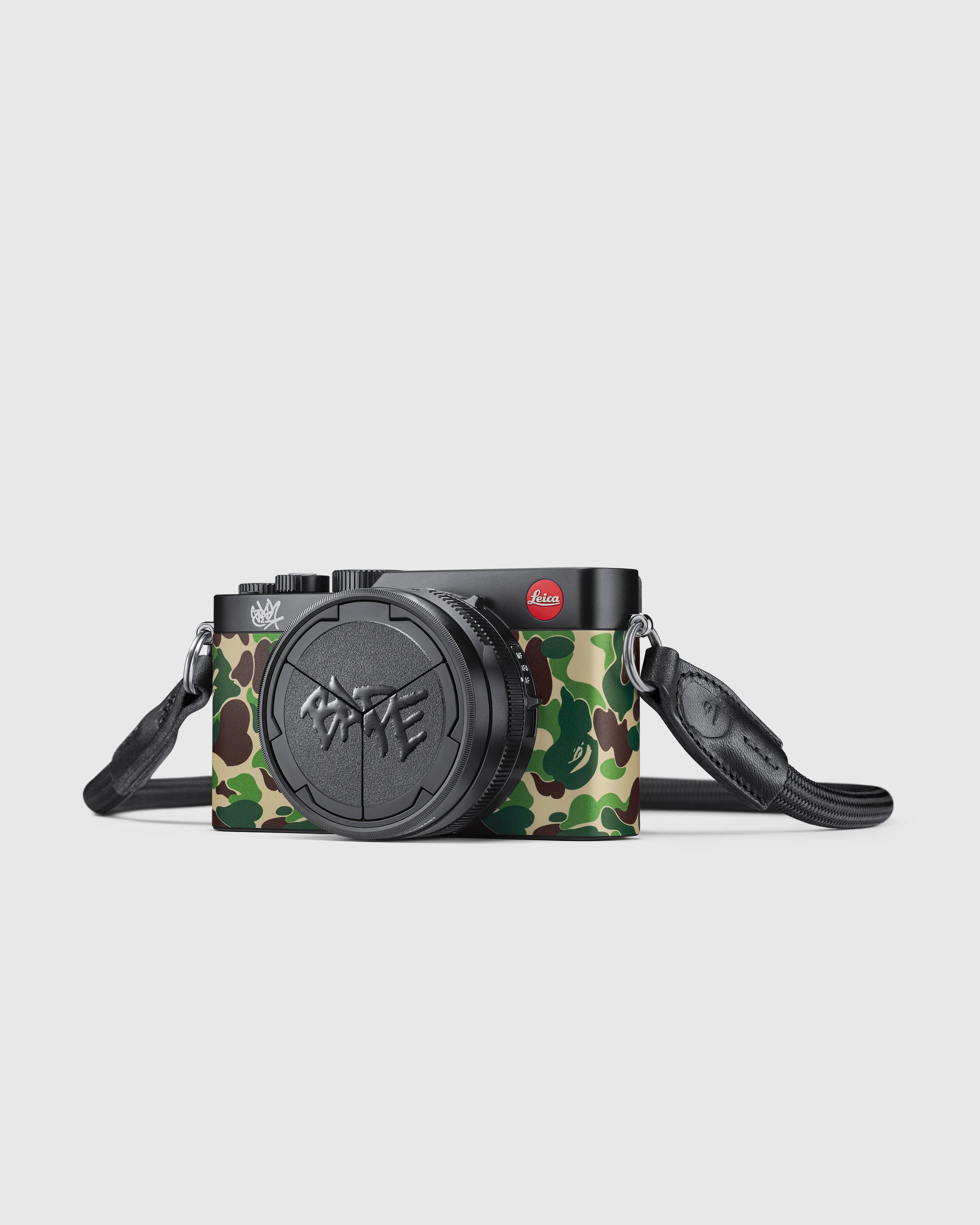 Leica - D-Lux 7 “A BATHING APE® x STASH” Edition Black - Lifestyle - Multi - Image 3