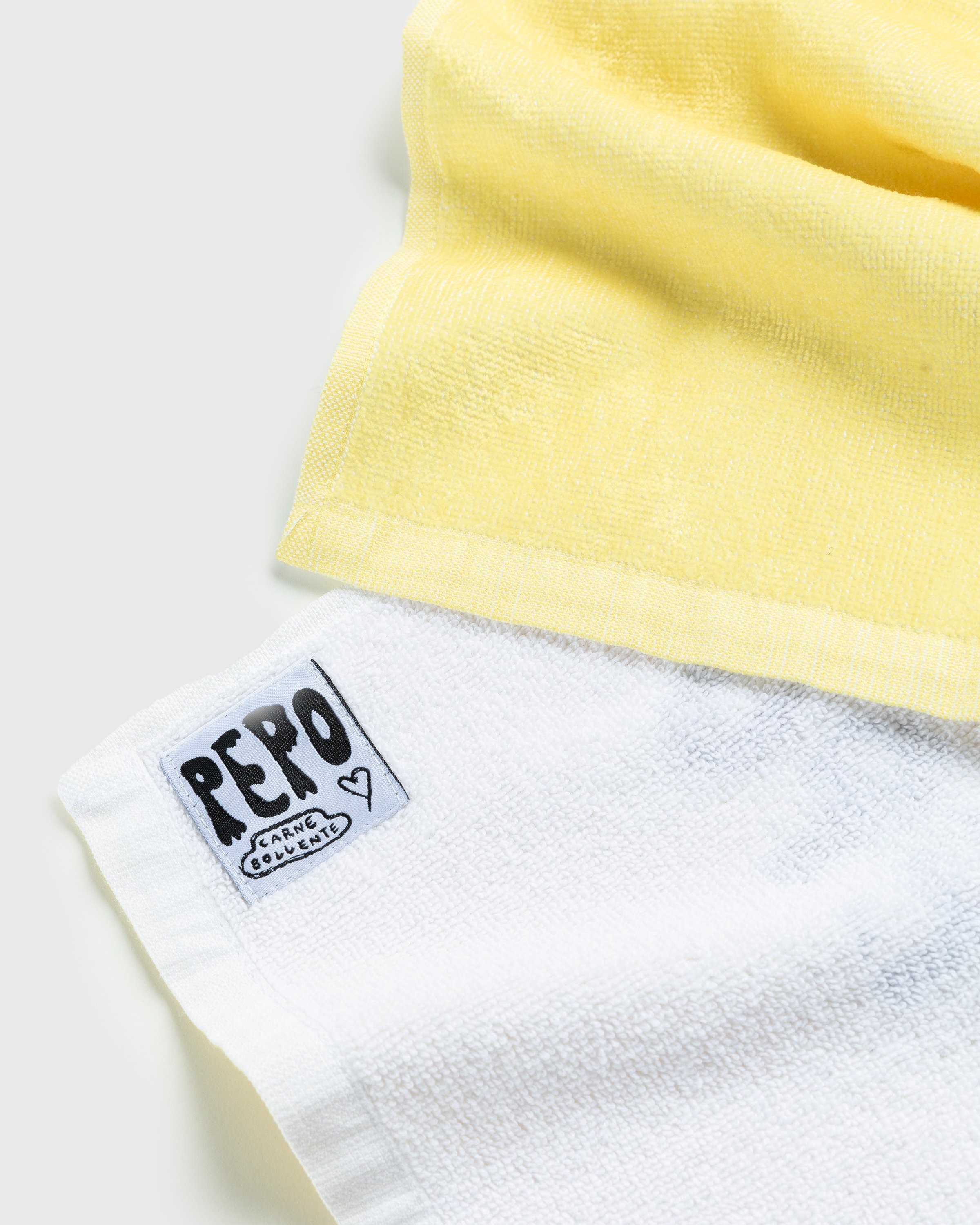 Carne Bollente - Pepo's Dream Towel Multi - Lifestyle - Brown - Image 3