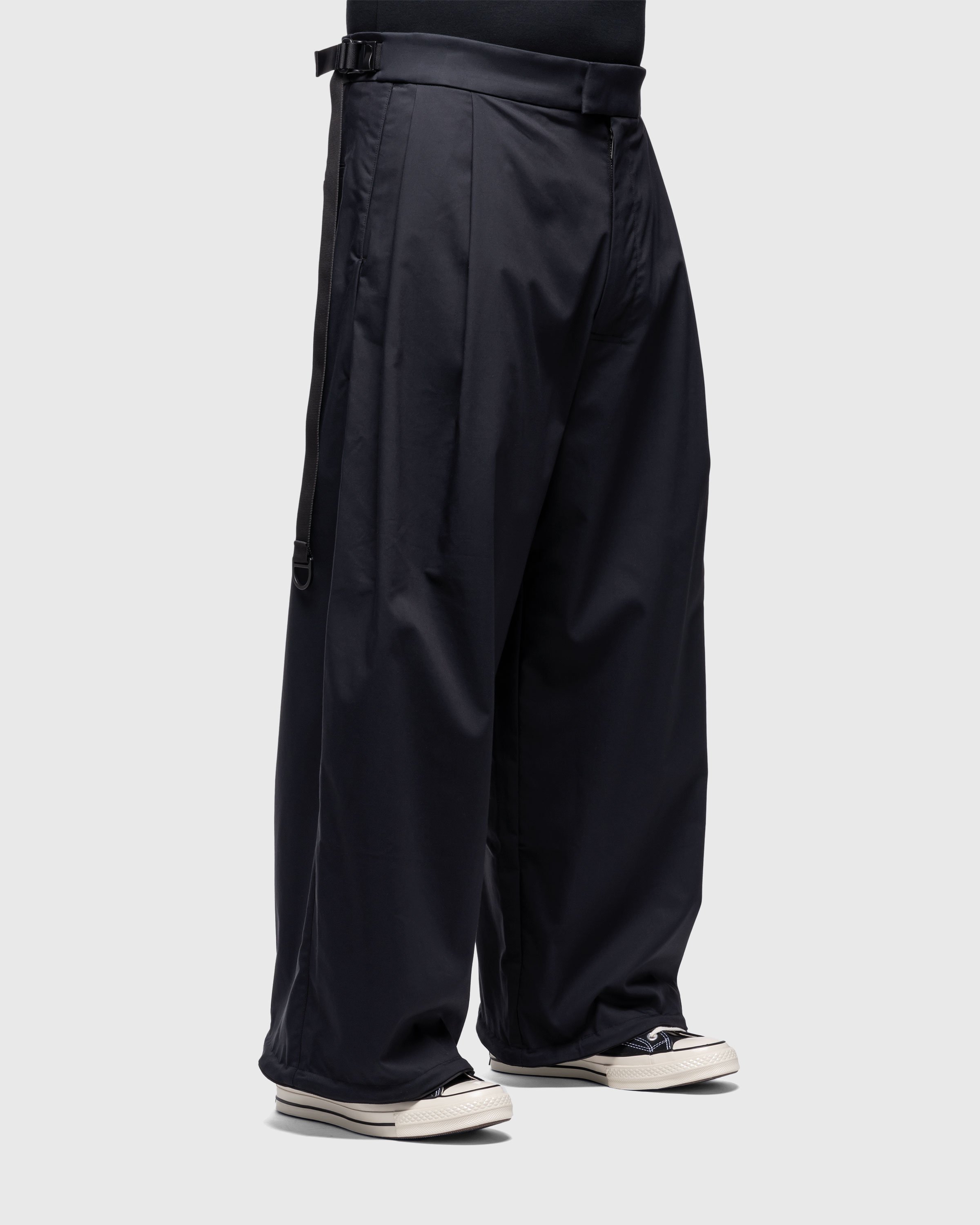 ACRONYM - P48-CH Micro Twill Pleated Trouser Black - Clothing - Black - Image 4