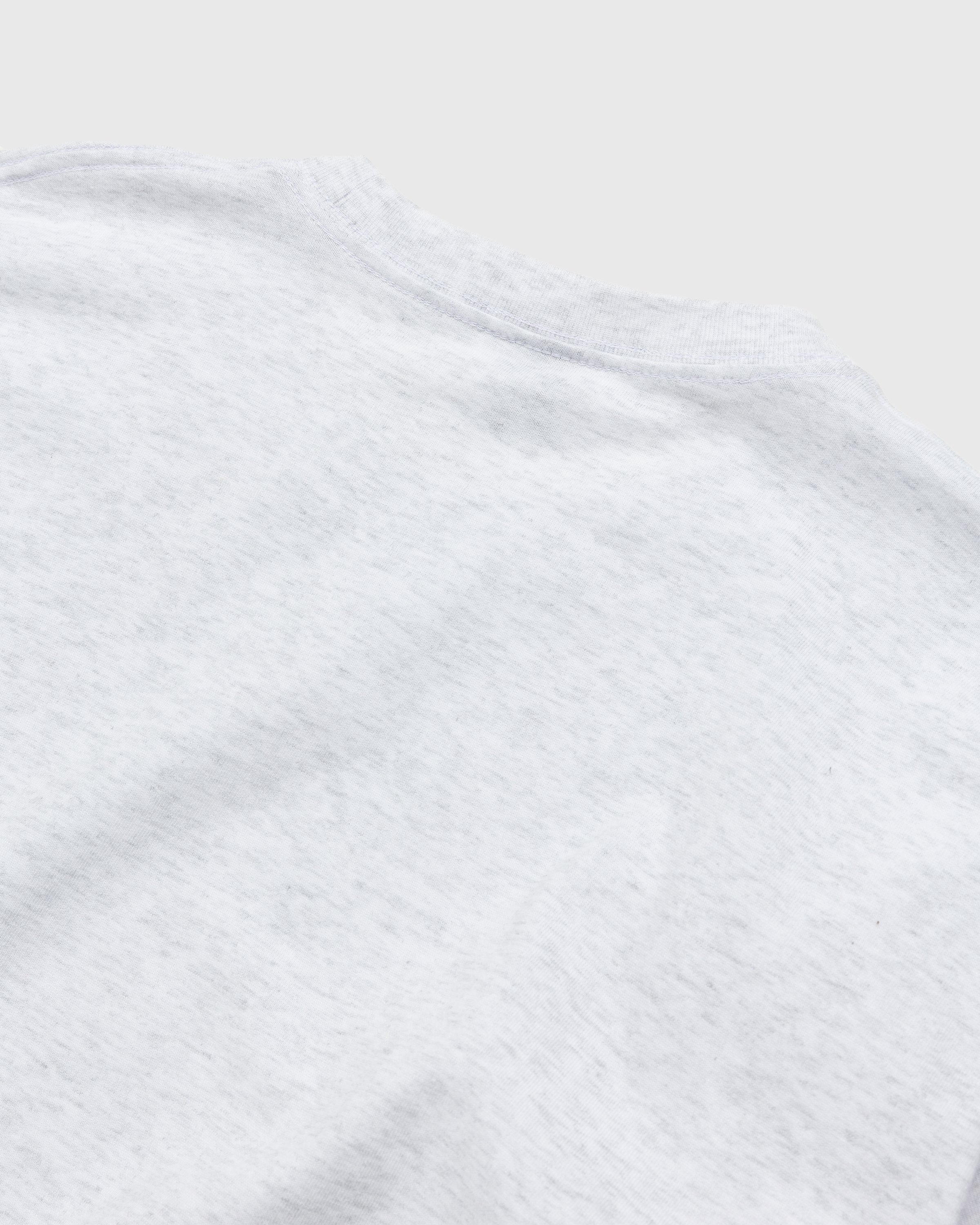 Patta - Basic Script P T-Shirt Grey - Clothing - Grey - Image 3