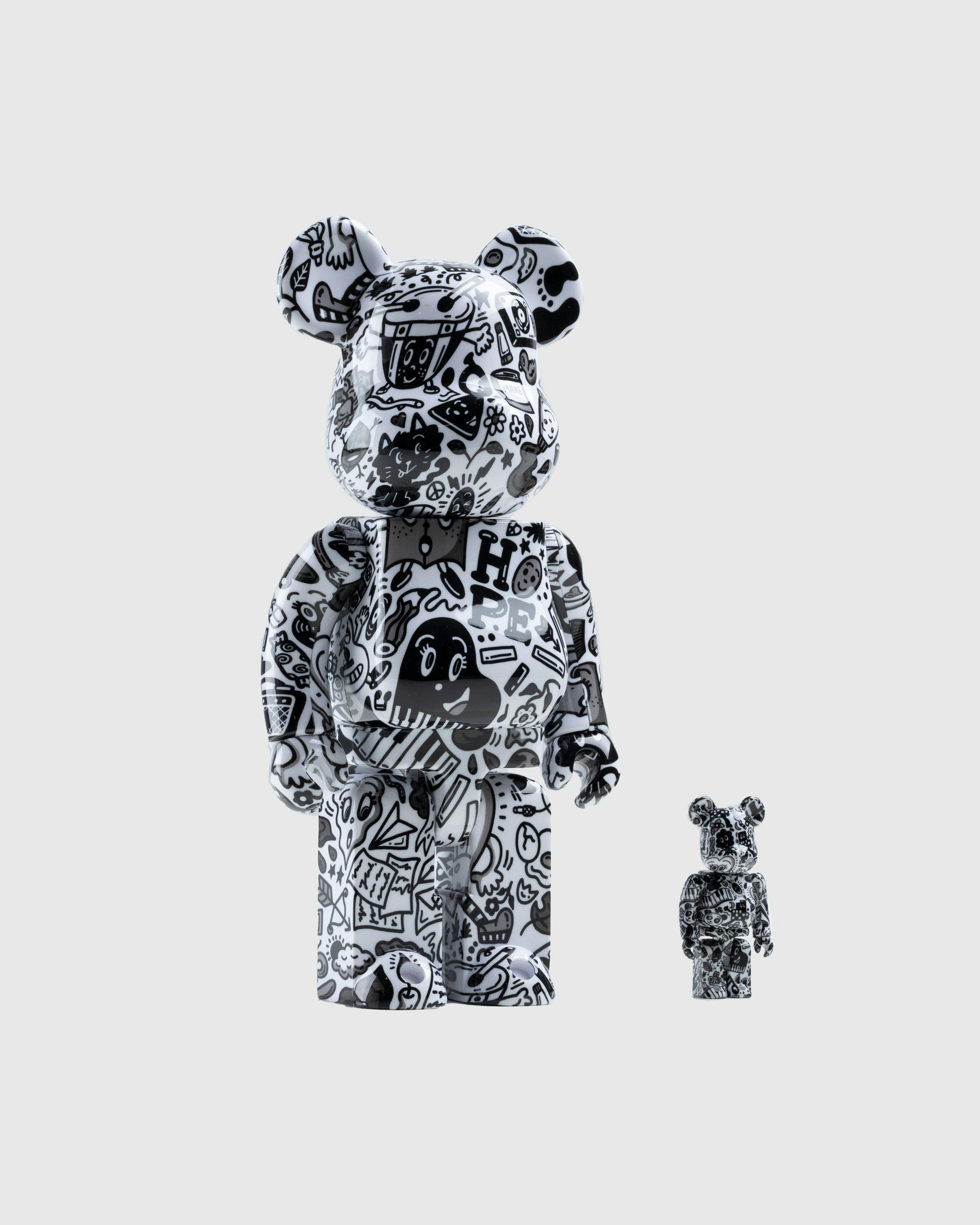 Medicom - Be@rbrick Chocomoo 100% and 400% Set Black - Lifestyle - Black - Image 2